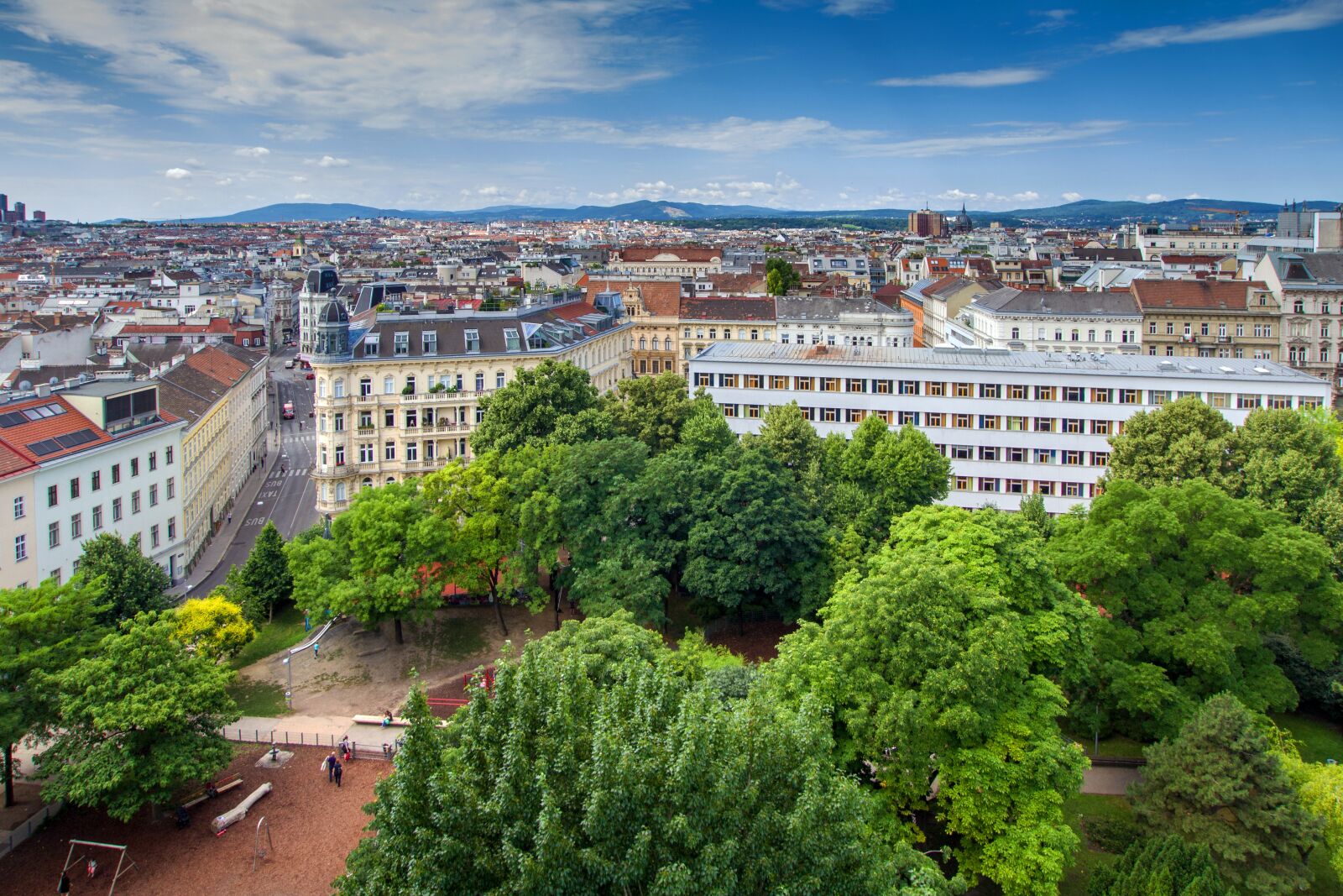 Canon EOS 600D (Rebel EOS T3i / EOS Kiss X5) sample photo. Vienna, downtown, panorama photography