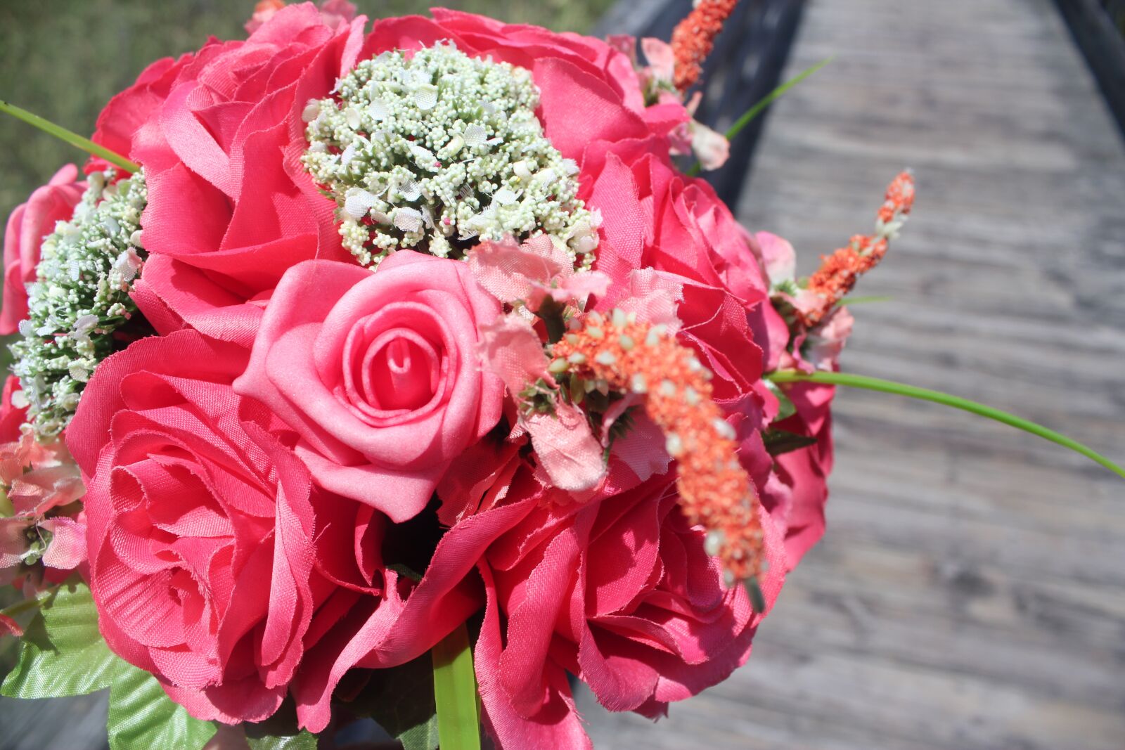 Canon EOS 550D (EOS Rebel T2i / EOS Kiss X4) sample photo. Wedding, flowers, marriage photography