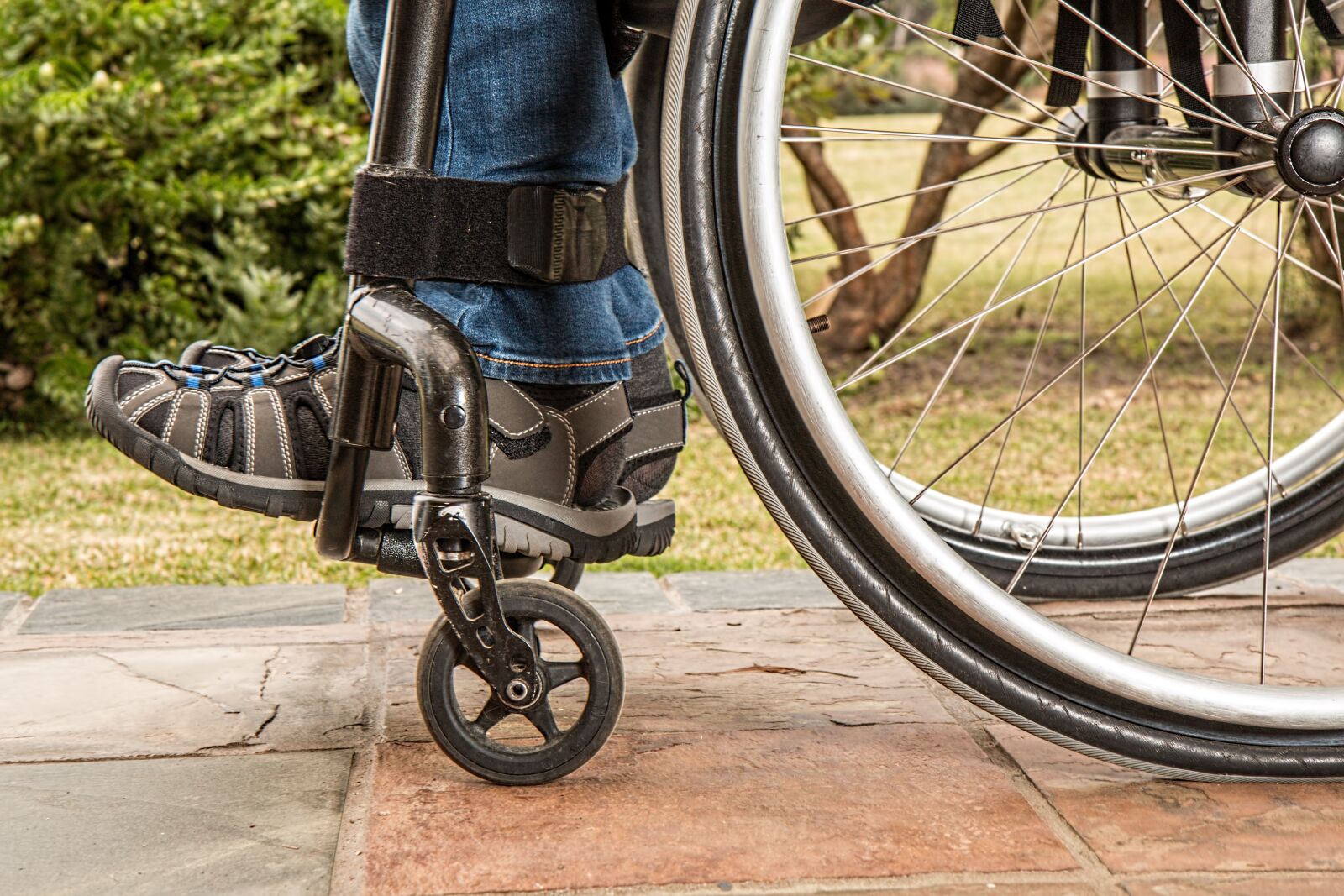 Canon EOS 70D sample photo. Wheelchair, disability, paraplegic photography