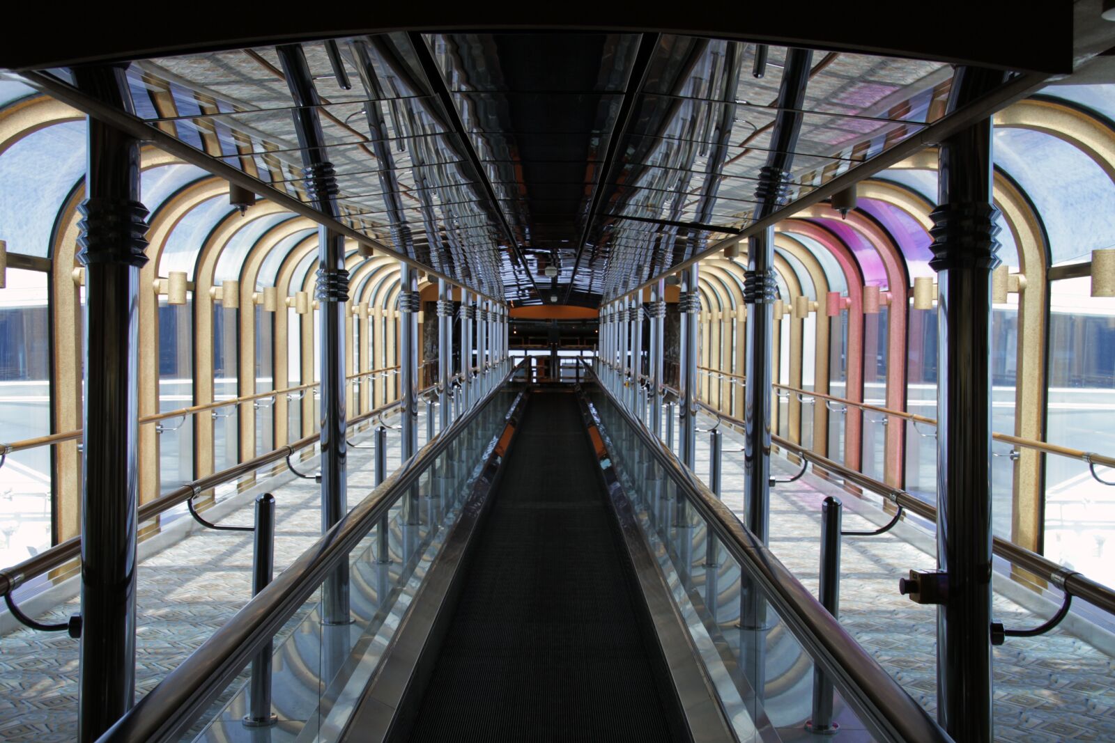 Canon EOS 7D sample photo. Aisle, lines, structure photography