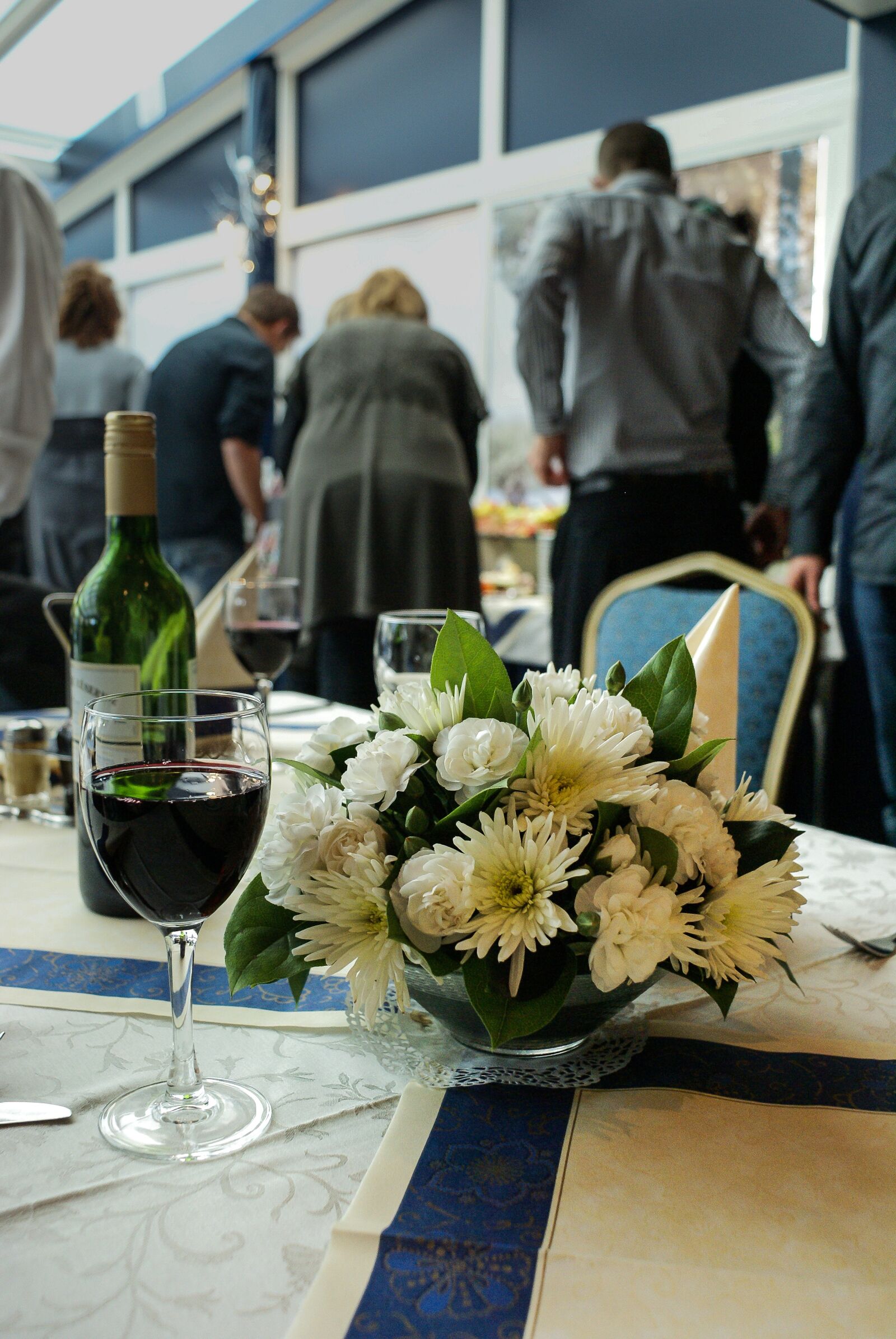 Sony Alpha DSLR-A100 sample photo. Buffet, party, flowers photography
