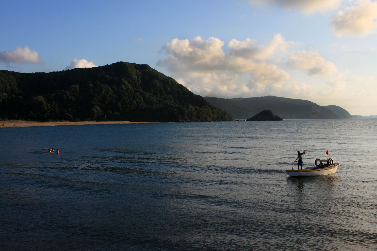 Canon EOS 500D (EOS Rebel T1i / EOS Kiss X3) sample photo. Marine, sunset, landscape photography