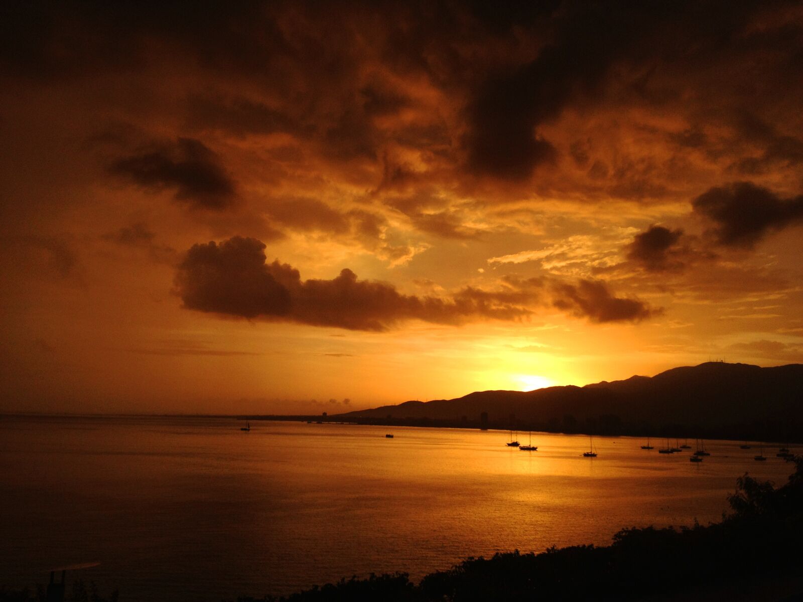 Apple iPhone 4S sample photo. Sunset, beach, sea photography