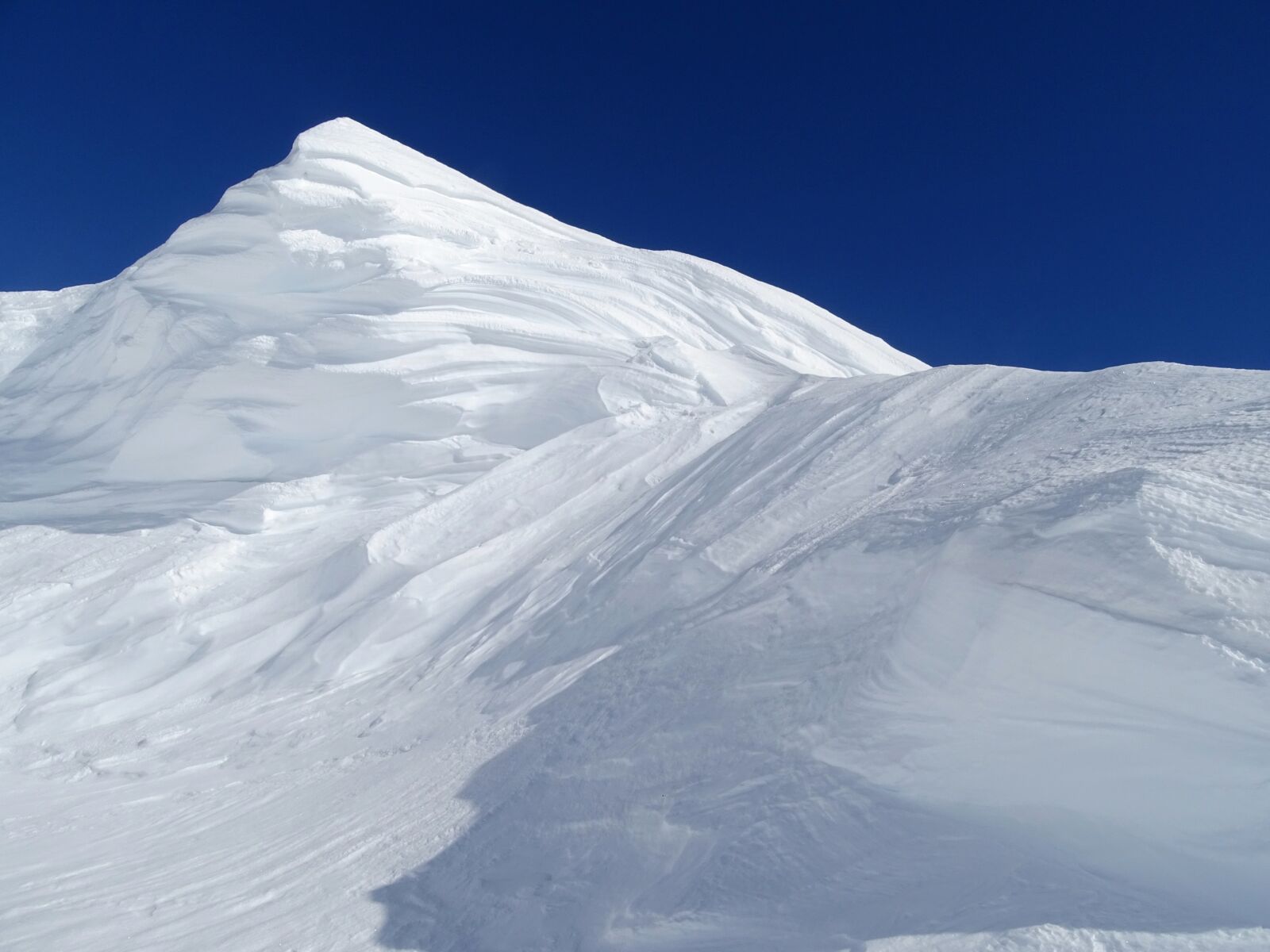 Sony DSC-HX400 sample photo. Snow, winter, snowdrift photography