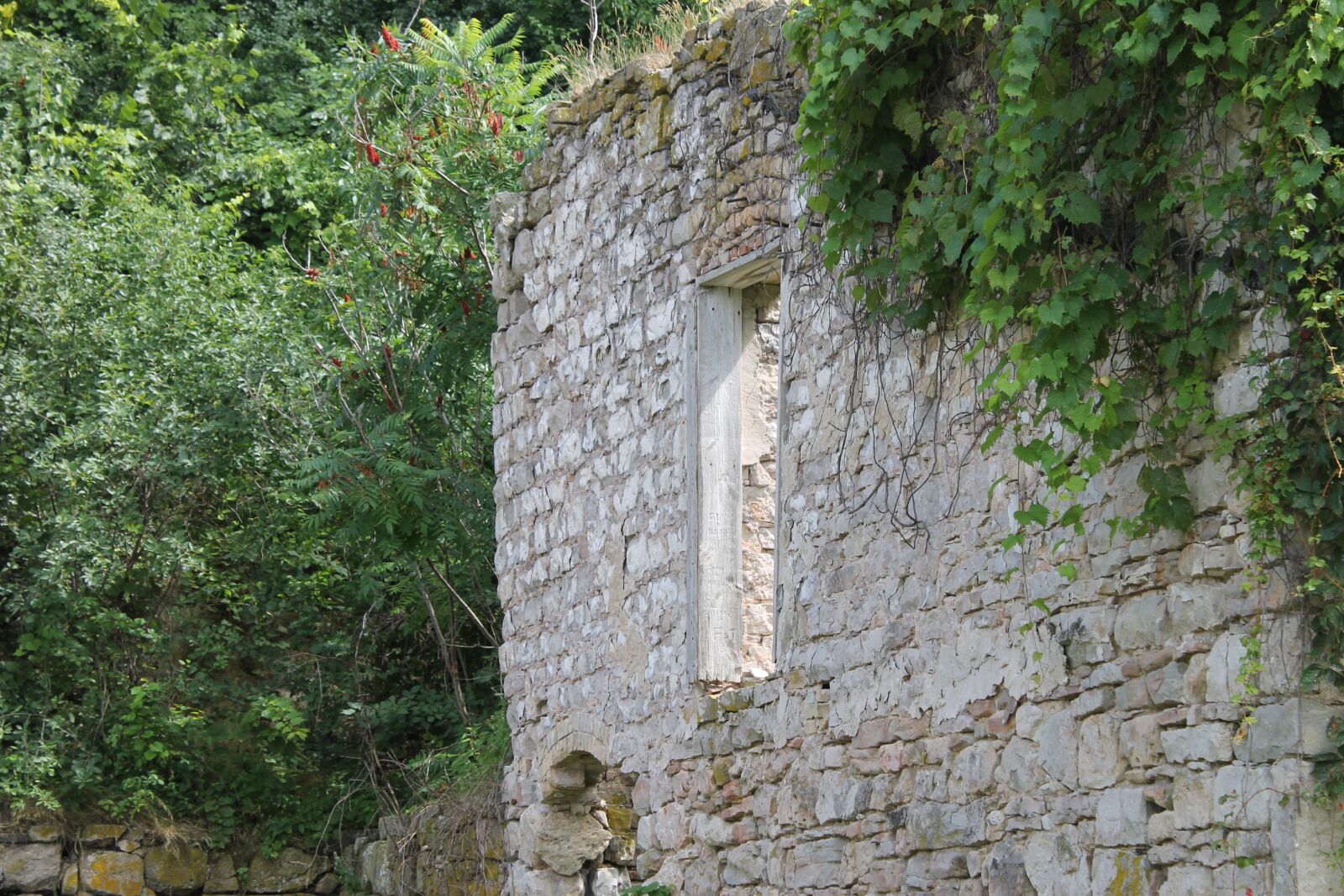 Canon EOS 1100D (EOS Rebel T3 / EOS Kiss X50) sample photo. Ruins, lime kiln, stonework photography