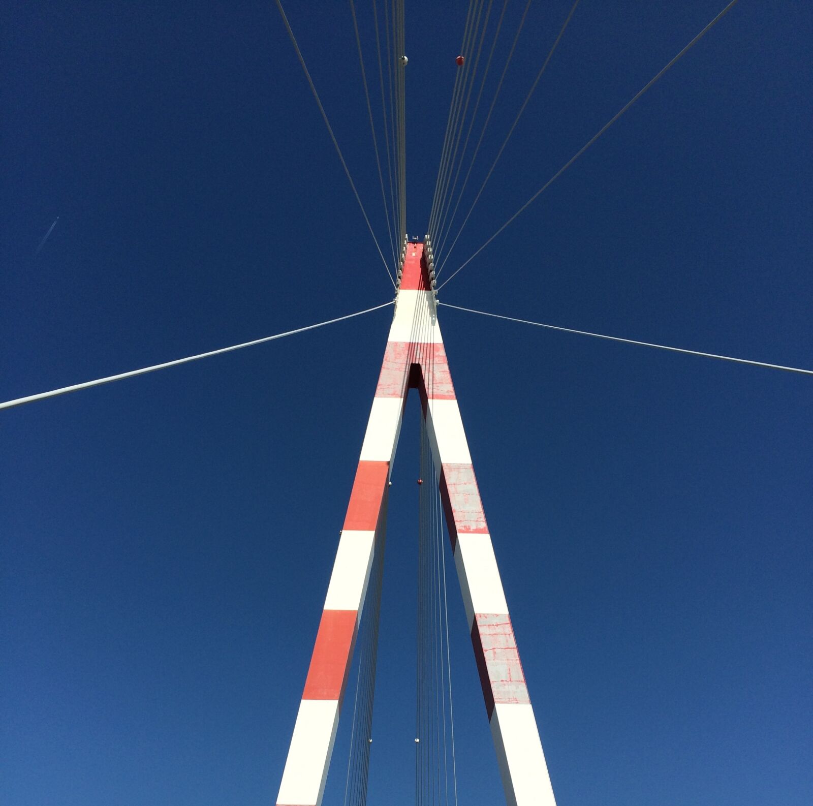 iPhone 5s back camera 4.15mm f/2.2 sample photo. Bridge, saint-nazaire, sky photography