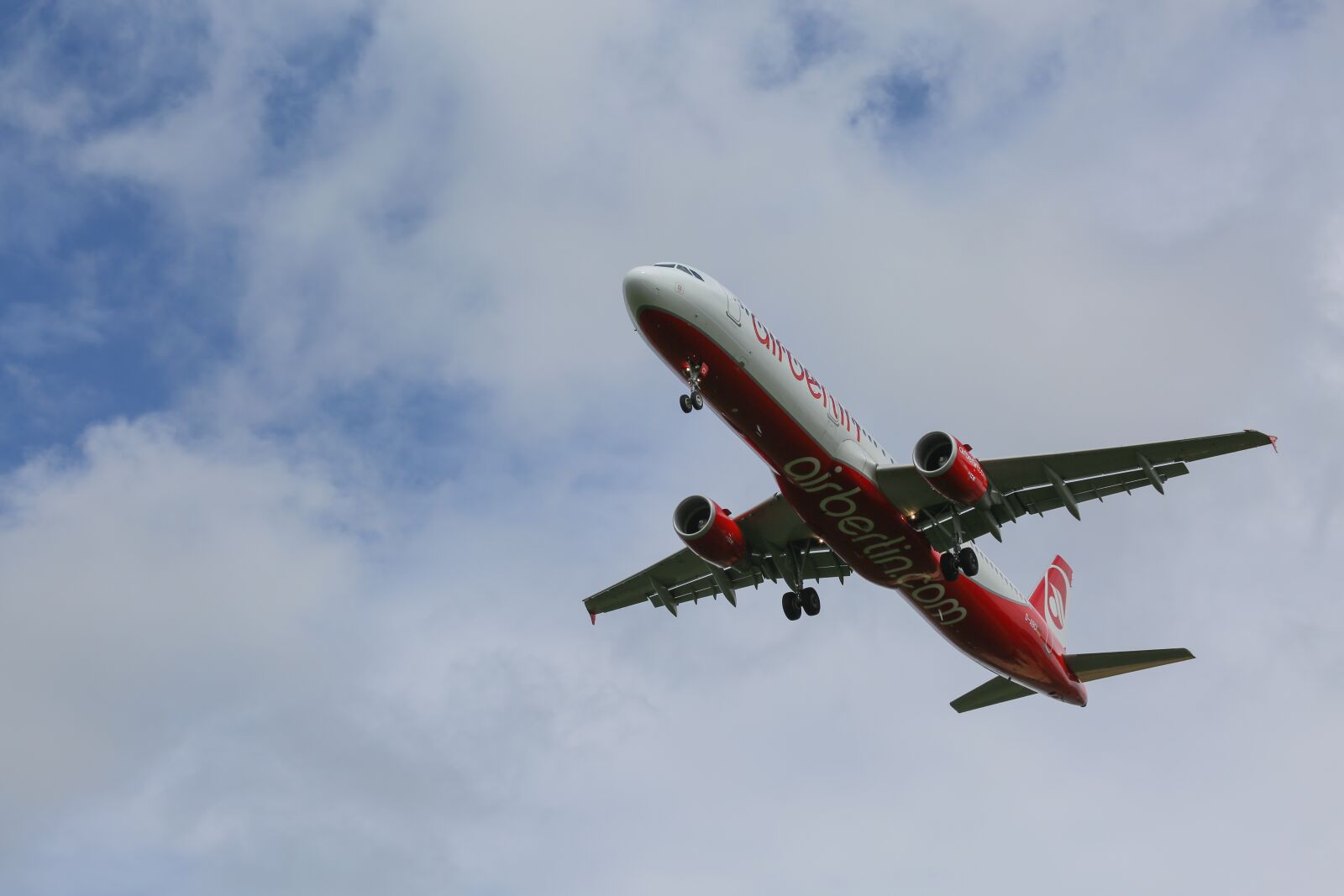 Canon EF 100-400mm F4.5-5.6L IS USM sample photo. Aircraft, flying, travel photography