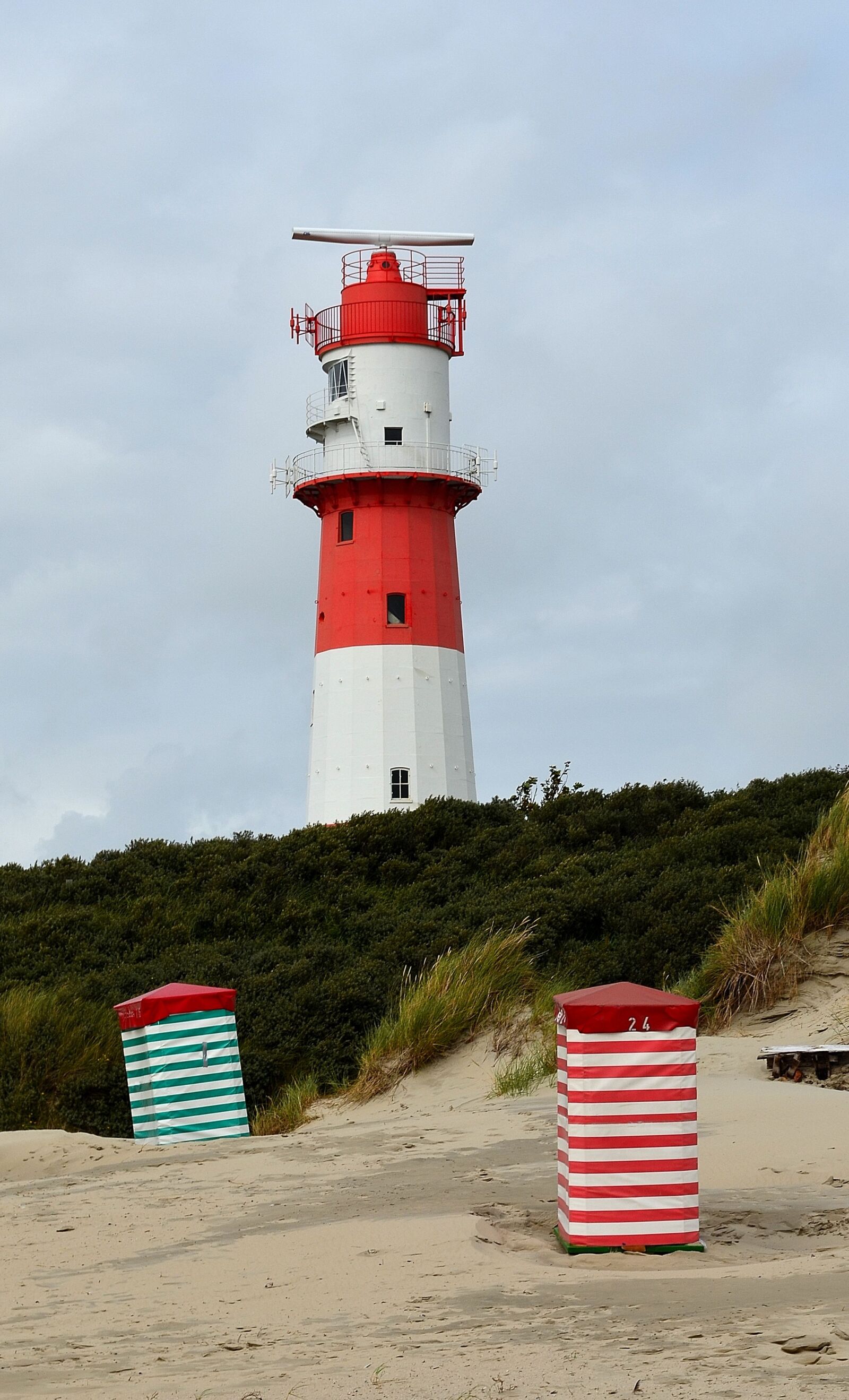 Nikon D5100 sample photo. Electric lighthouse, beacon, shipping photography