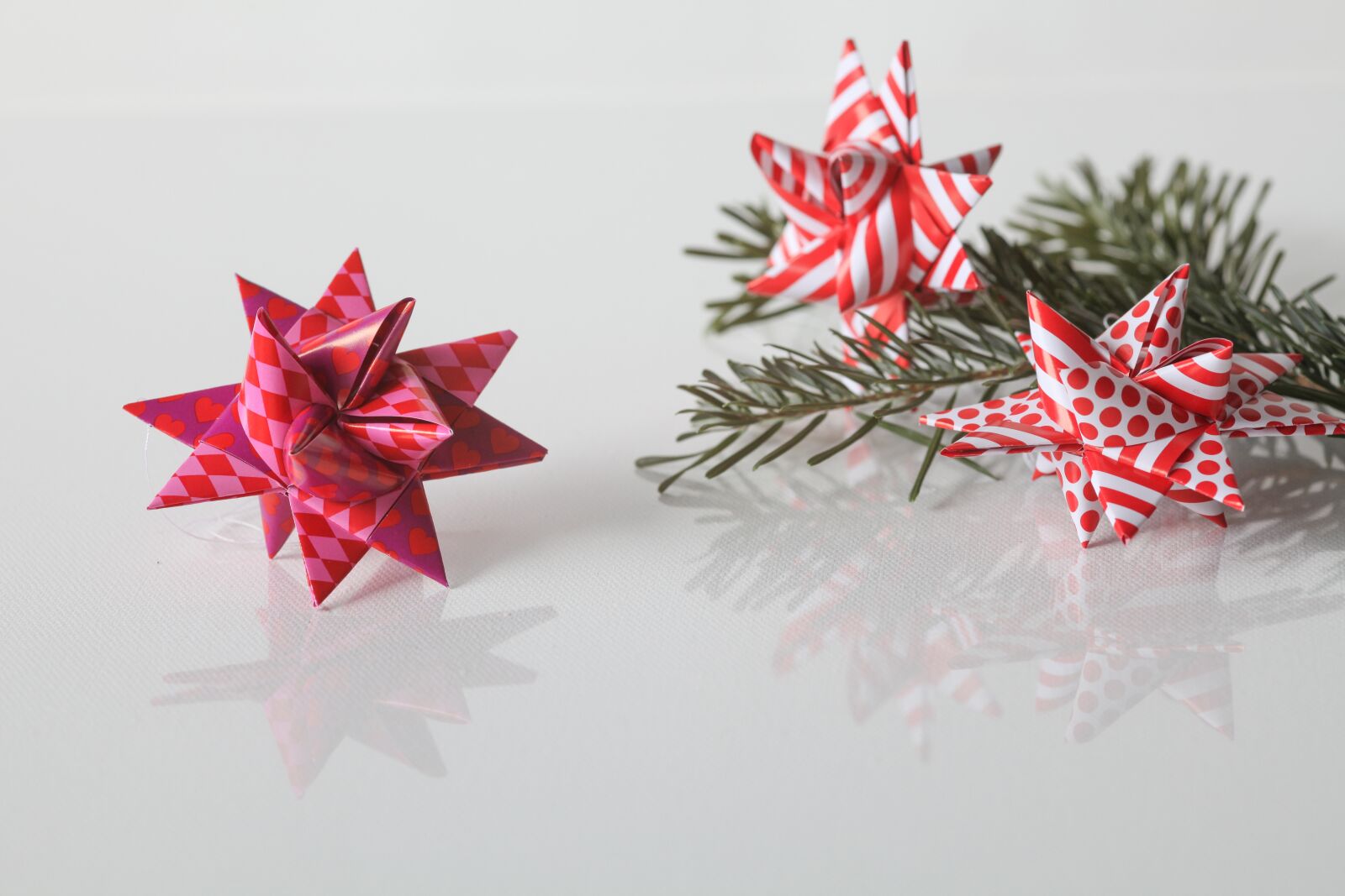 Canon EOS 5D Mark II sample photo. Christmas, froebel star, tannenzweig photography