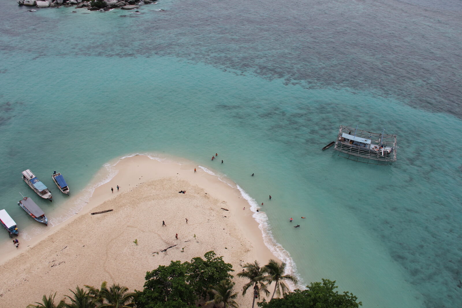 Canon EF-S 18-135mm F3.5-5.6 IS sample photo. Beach, belitung, cliff, coast photography
