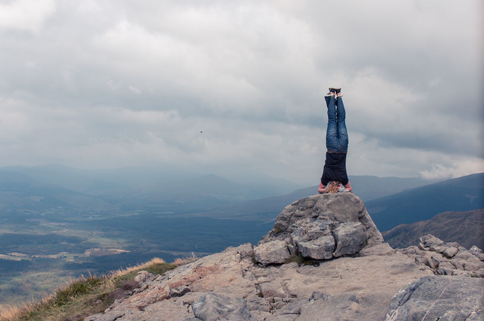 Sony SLT-A55 (SLT-A55V) sample photo. Mountain, scotland, headstand photography
