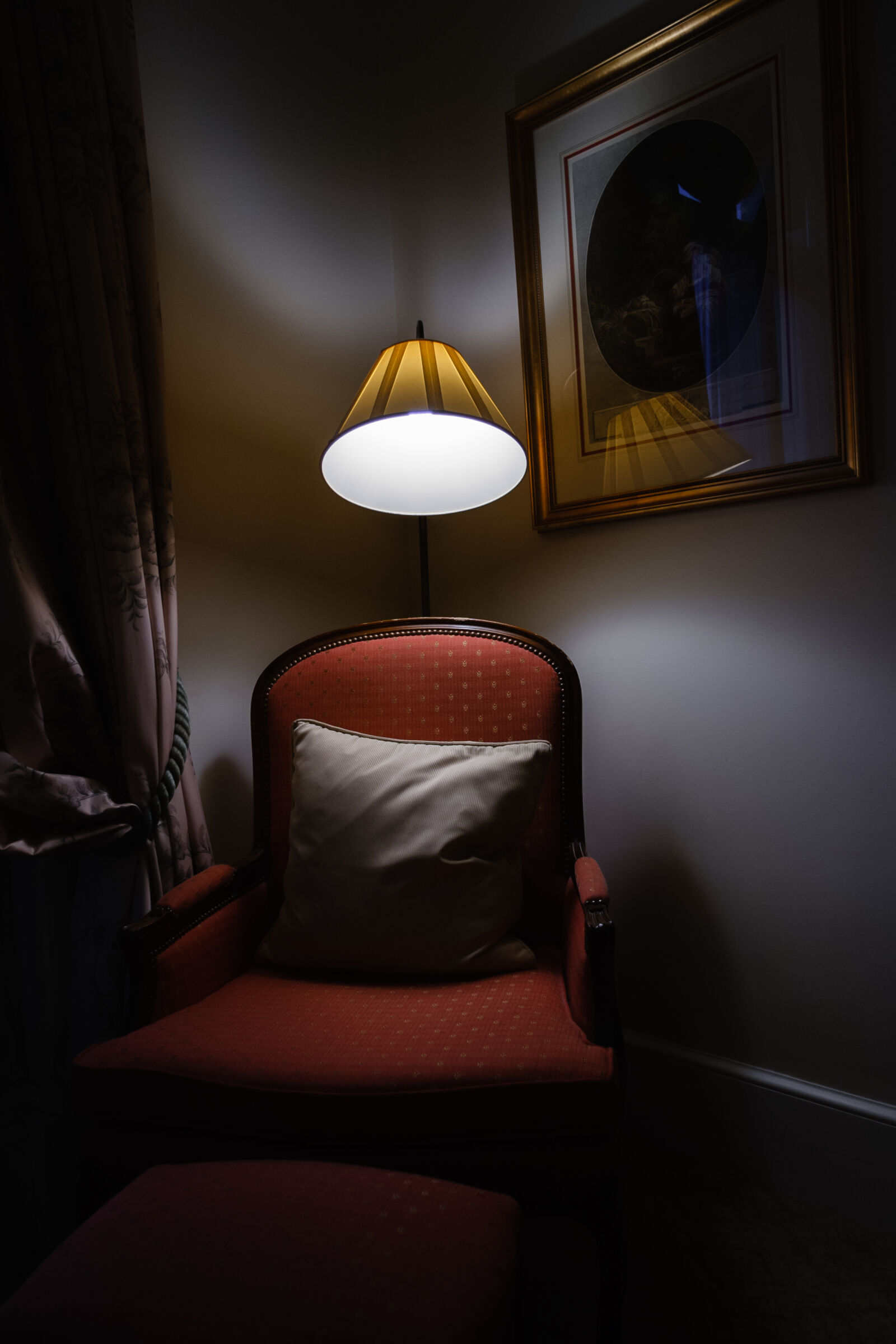 Canon EF-S 17-85mm F4-5.6 IS USM sample photo. Armchair, chair, hotel, room photography