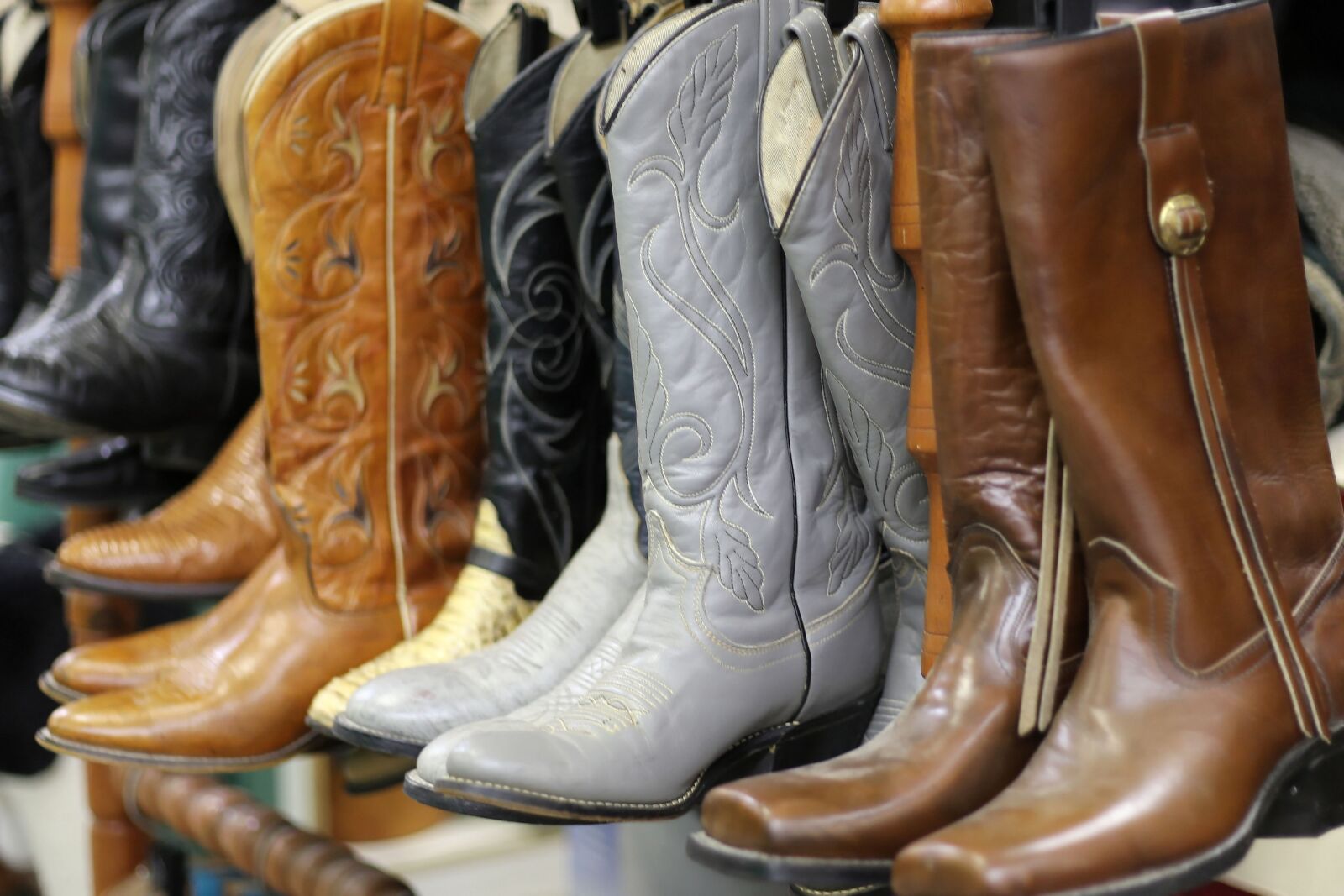 Canon EOS-1D X sample photo. Boots, cowboy boots, western photography