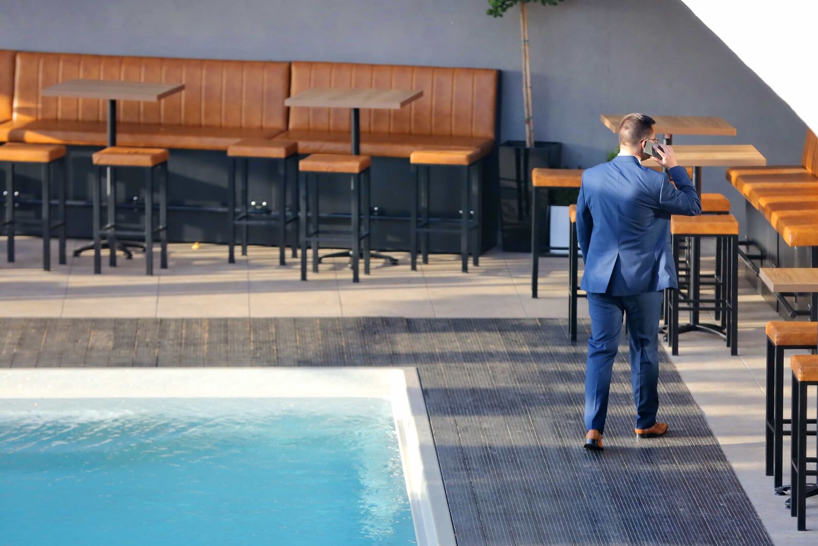 Canon EOS 5D Mark III sample photo. Backyard, business, businessman, communication photography