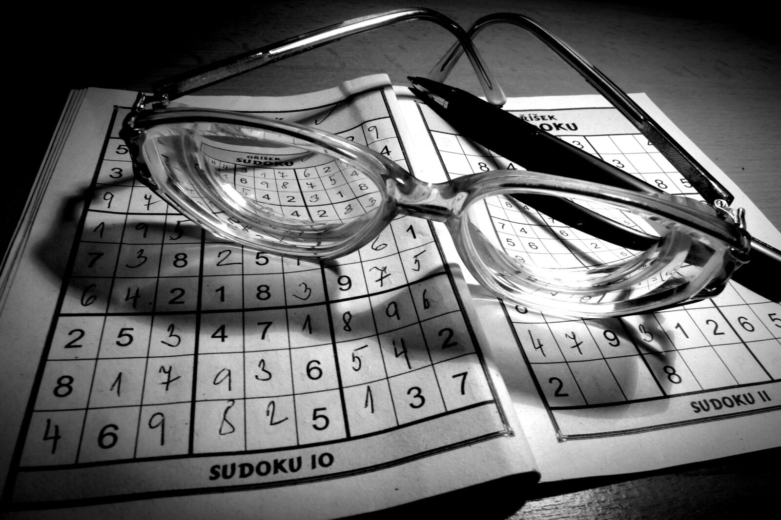 Panasonic Lumix DMC-FZ150 sample photo. Optics, glasses, glass photography