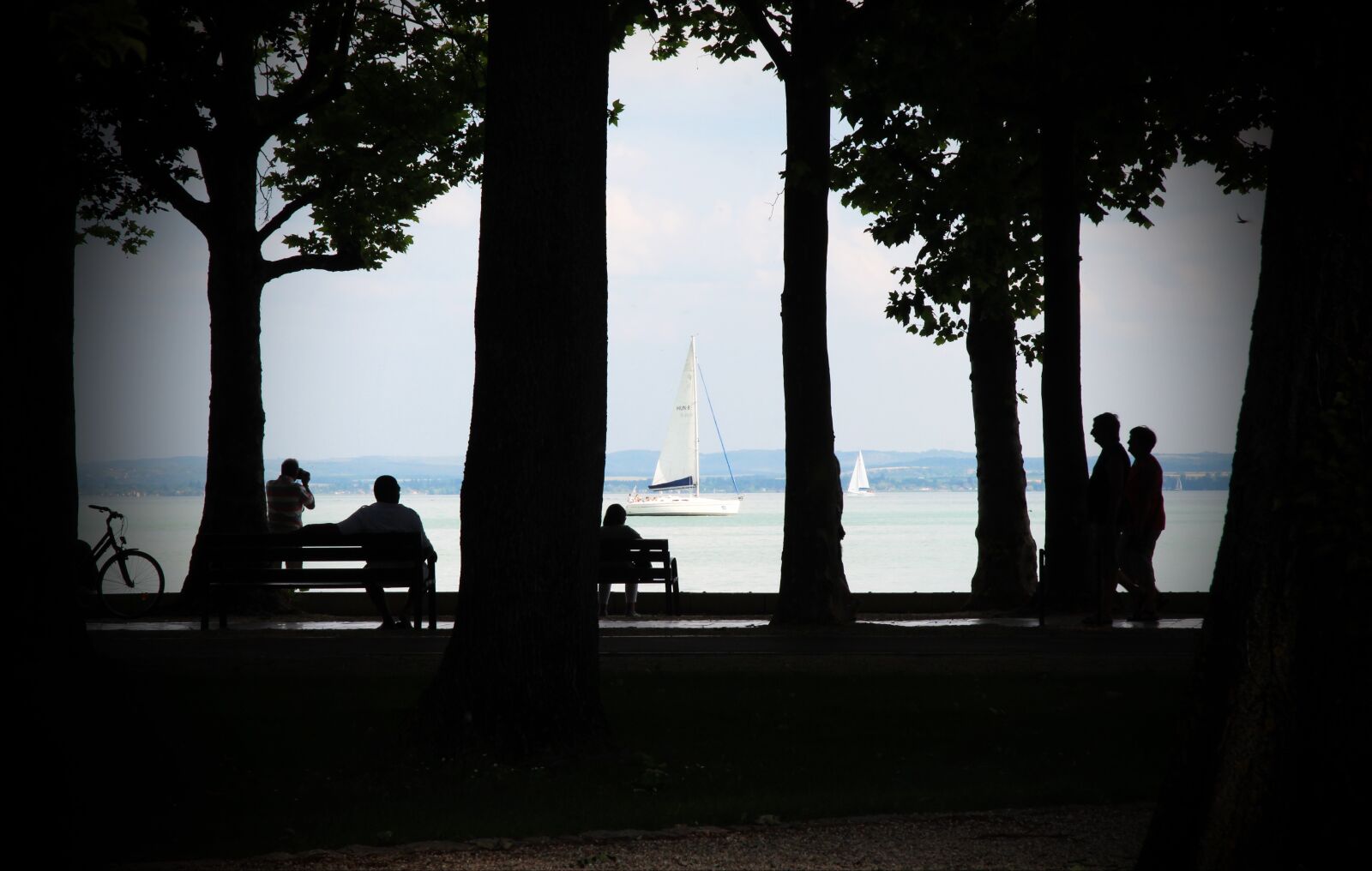Canon EF-S 17-85mm F4-5.6 IS USM sample photo. Shadow, silhouette, lake balaton photography