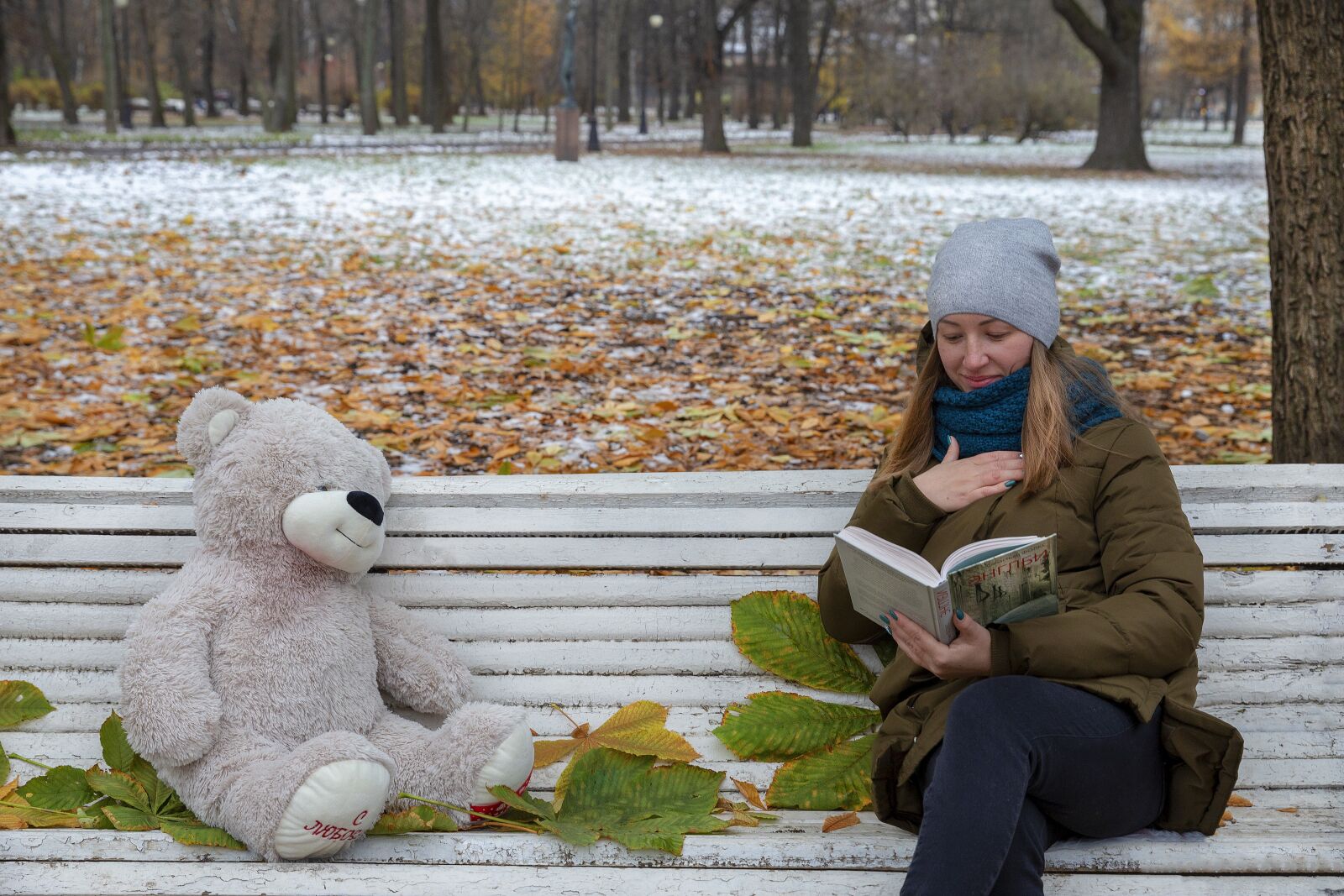 Canon EF 24-70mm F2.8L II USM sample photo. Girl, book, reading photography