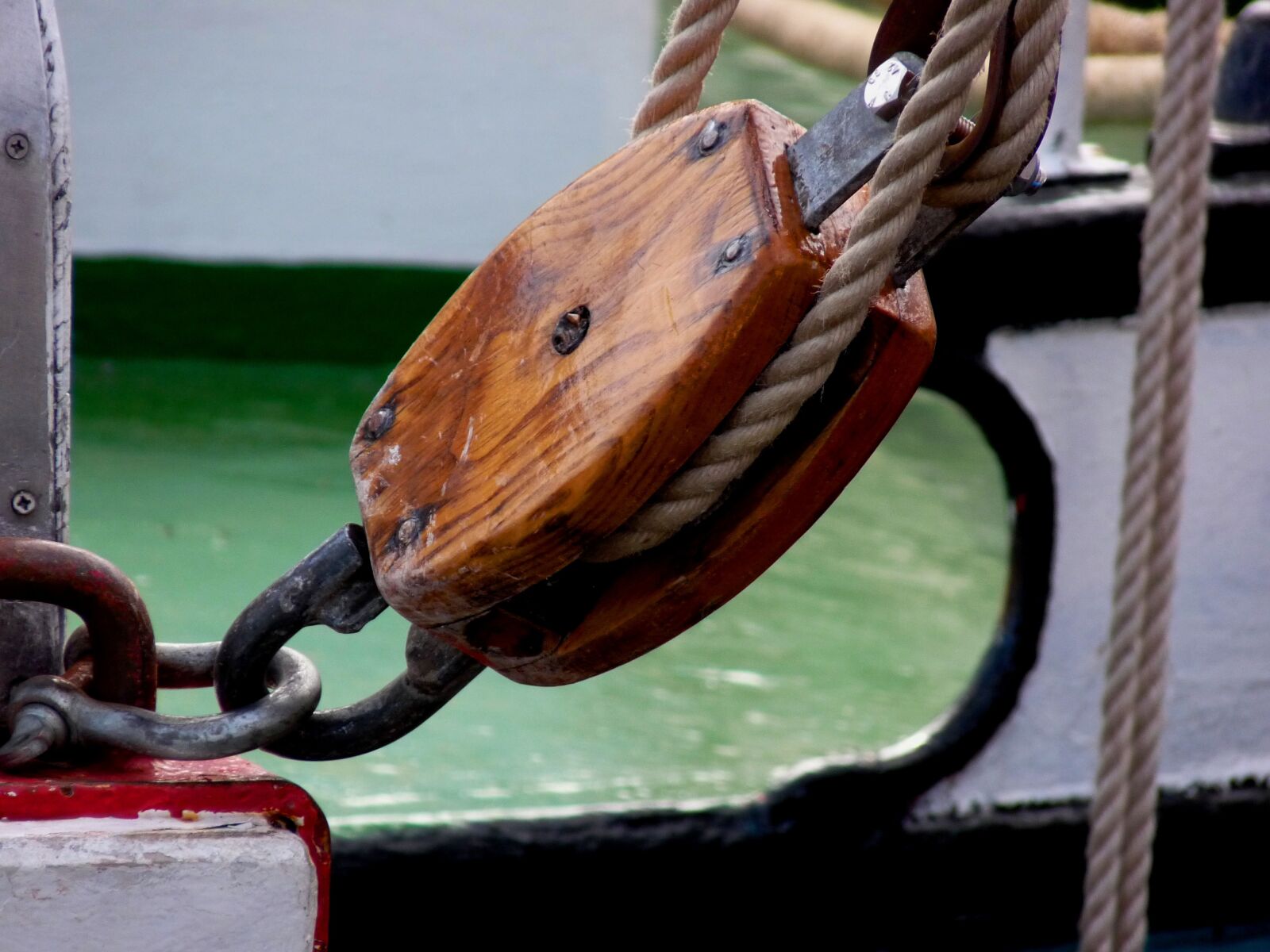 Panasonic Lumix DMC-FZ28 sample photo. Nostalgia, seafaring, block photography