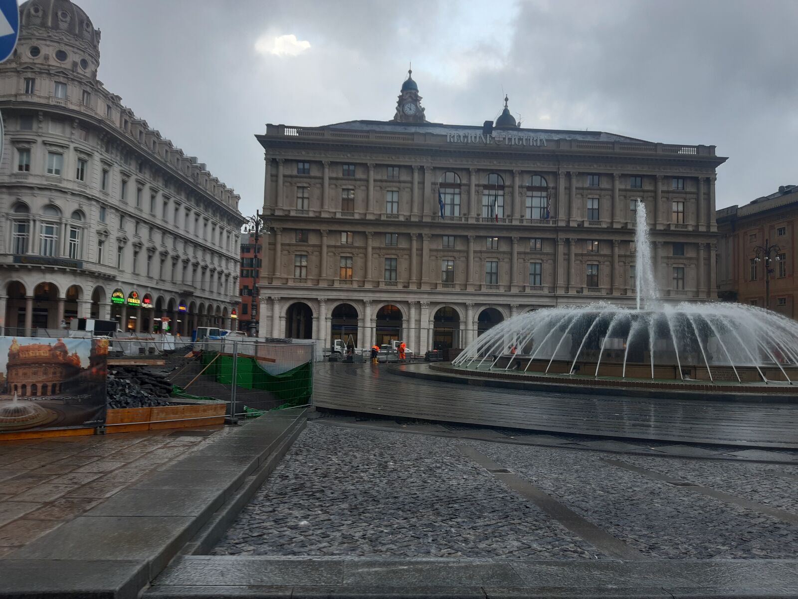 Samsung Galaxy A30 sample photo. Square, fountain, reform photography
