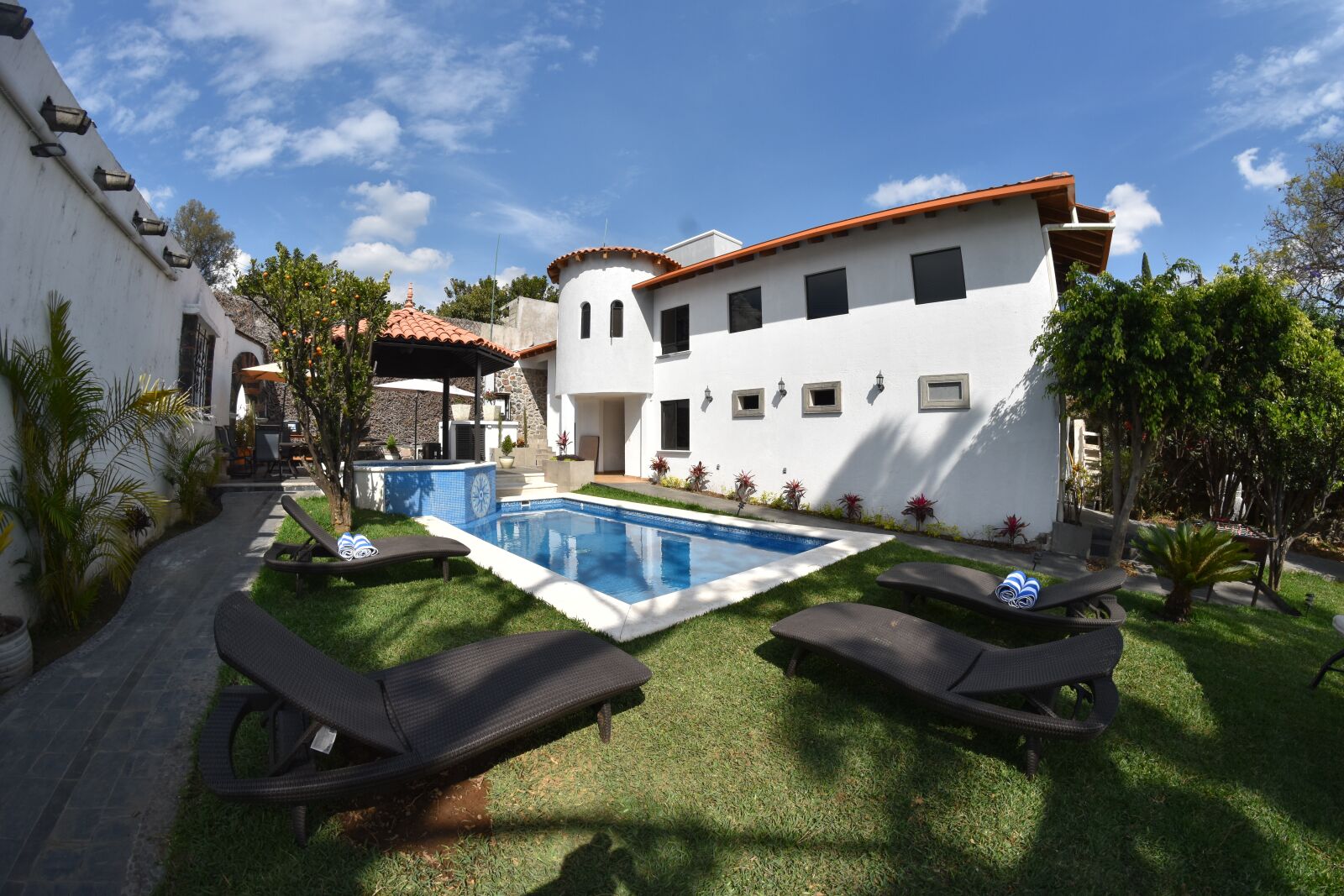 Nikon D5600 sample photo. Pool, house, architecture photography