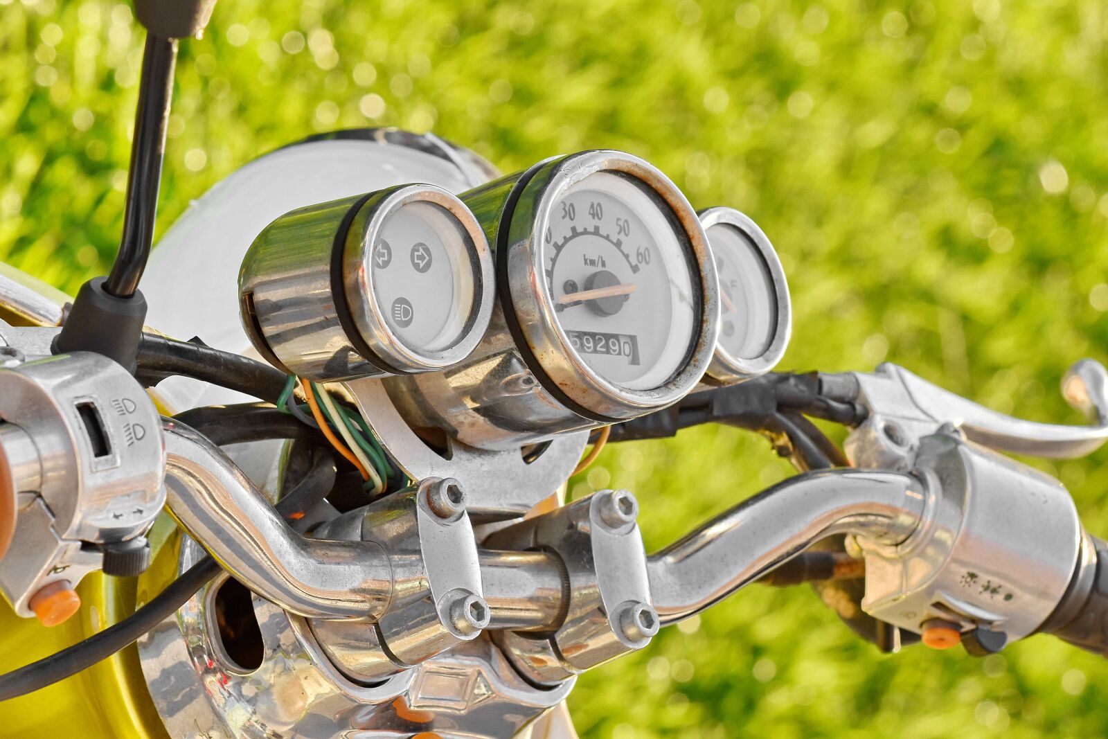 Nikon D5500 sample photo. Chrome, gauge, metallic, moped photography