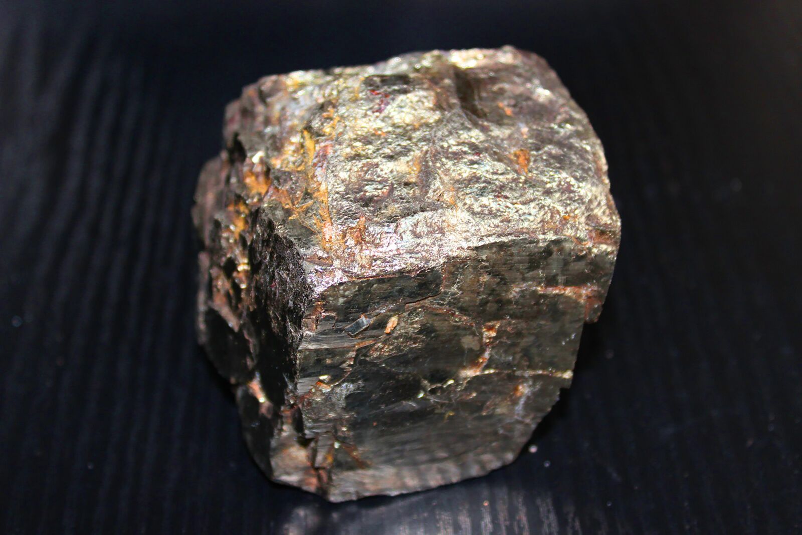 Canon EOS 600D (Rebel EOS T3i / EOS Kiss X5) sample photo. Meteorite, part piece, metal photography