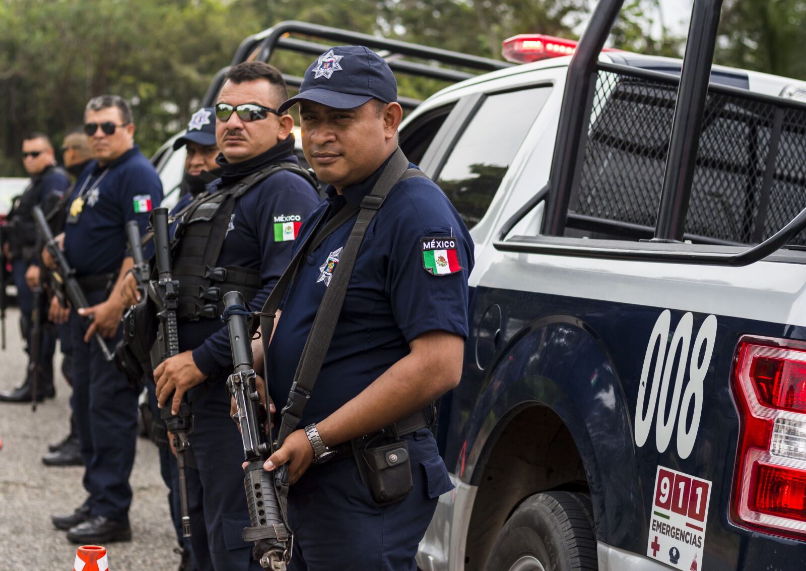 Canon EOS 700D (EOS Rebel T5i / EOS Kiss X7i) sample photo. Police, mexico, arrest photography