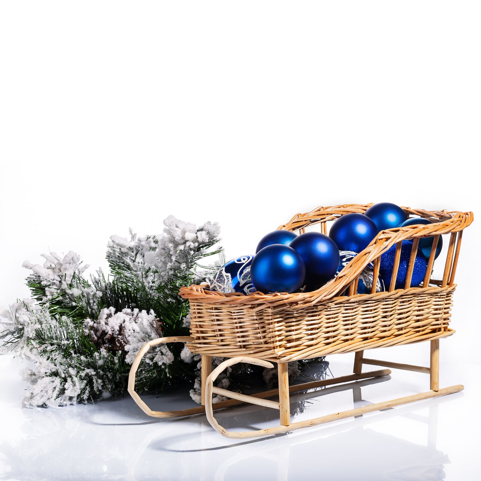Canon EF 85mm F1.8 USM sample photo. Basket, balloons, holiday photography