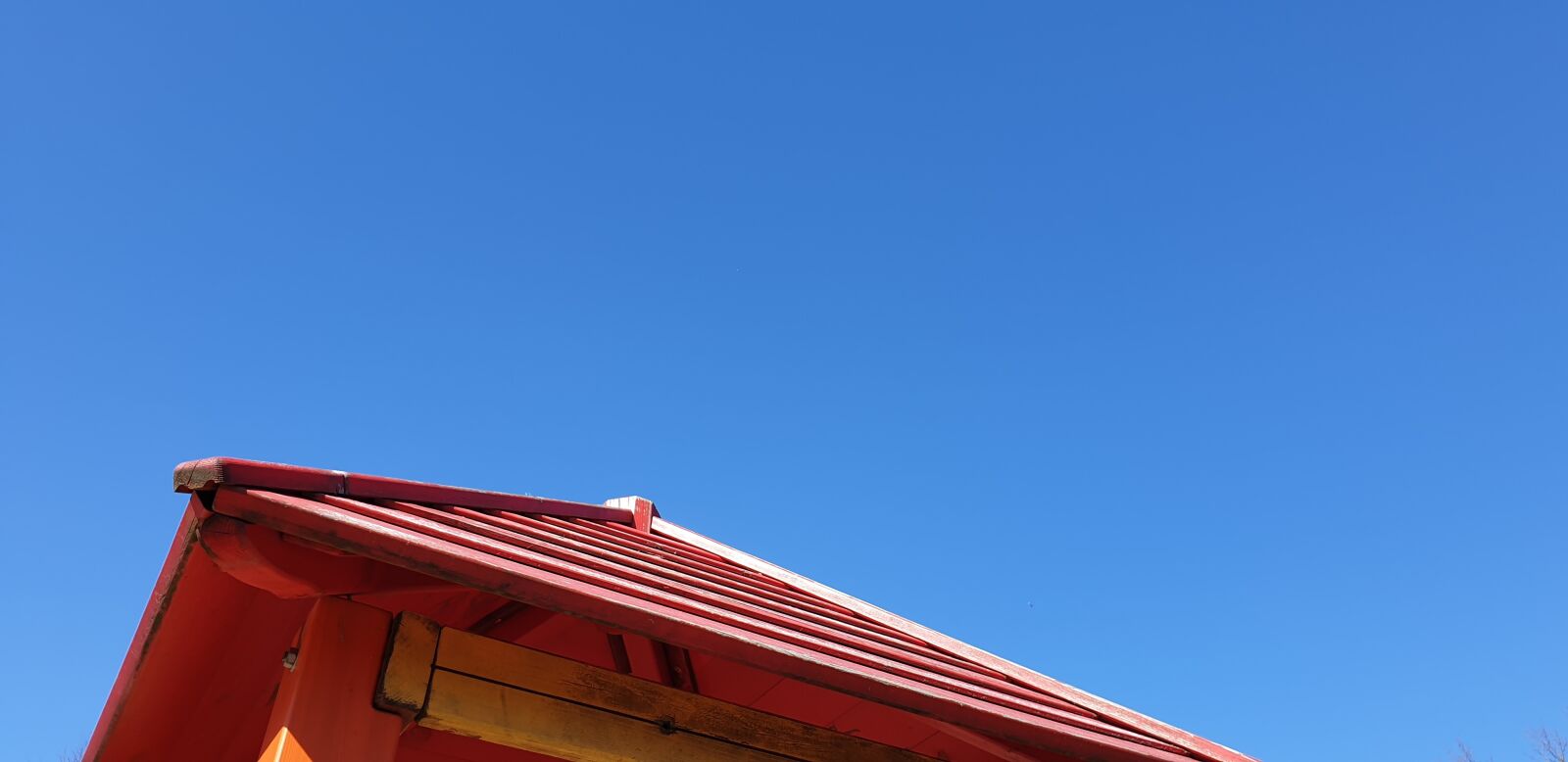 Samsung Galaxy Note9 sample photo. Sky, roof, boards photography