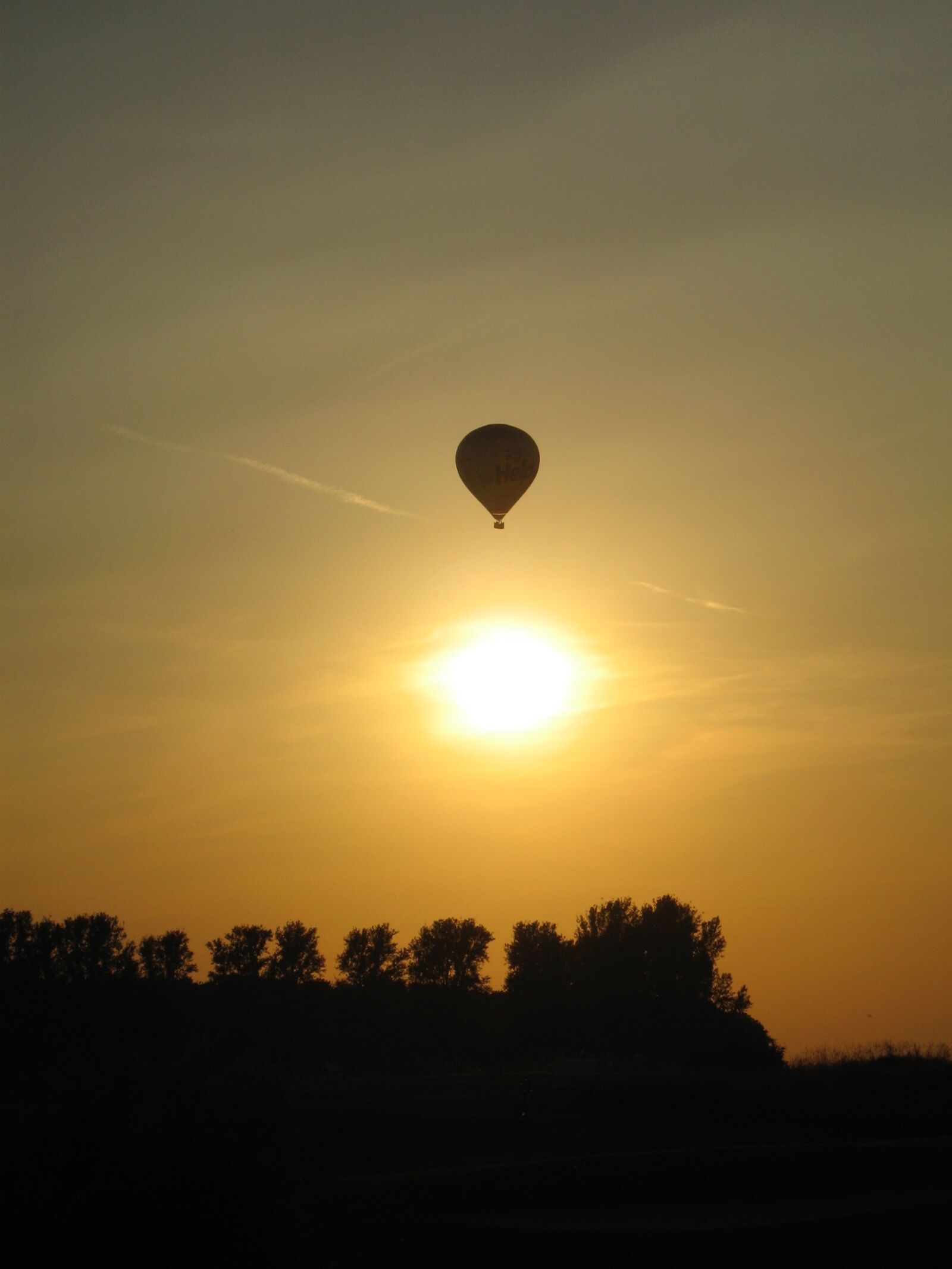 Canon DIGITAL IXUS 700 sample photo. Hot air balloon, sun photography