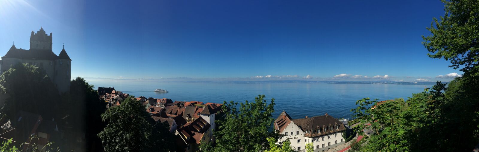 iPhone SE back camera 4.15mm f/2.2 sample photo. Panorama, lake, lake constance photography