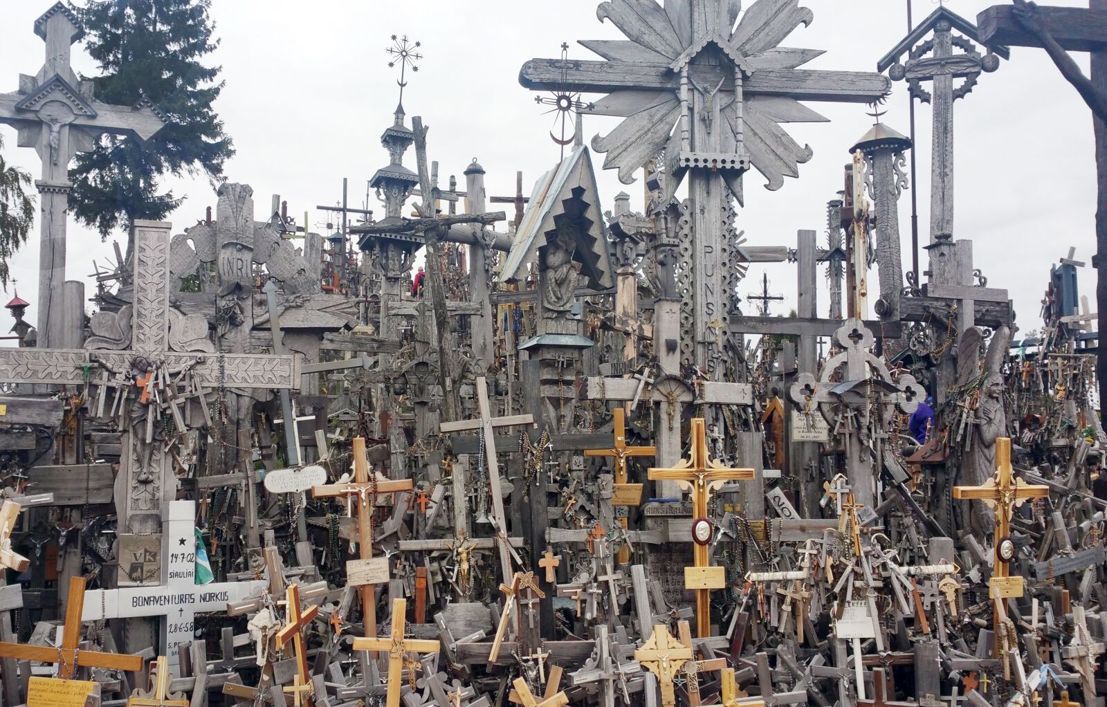 Samsung Galaxy Note4 sample photo. Hill of crosses, pilgrimage photography