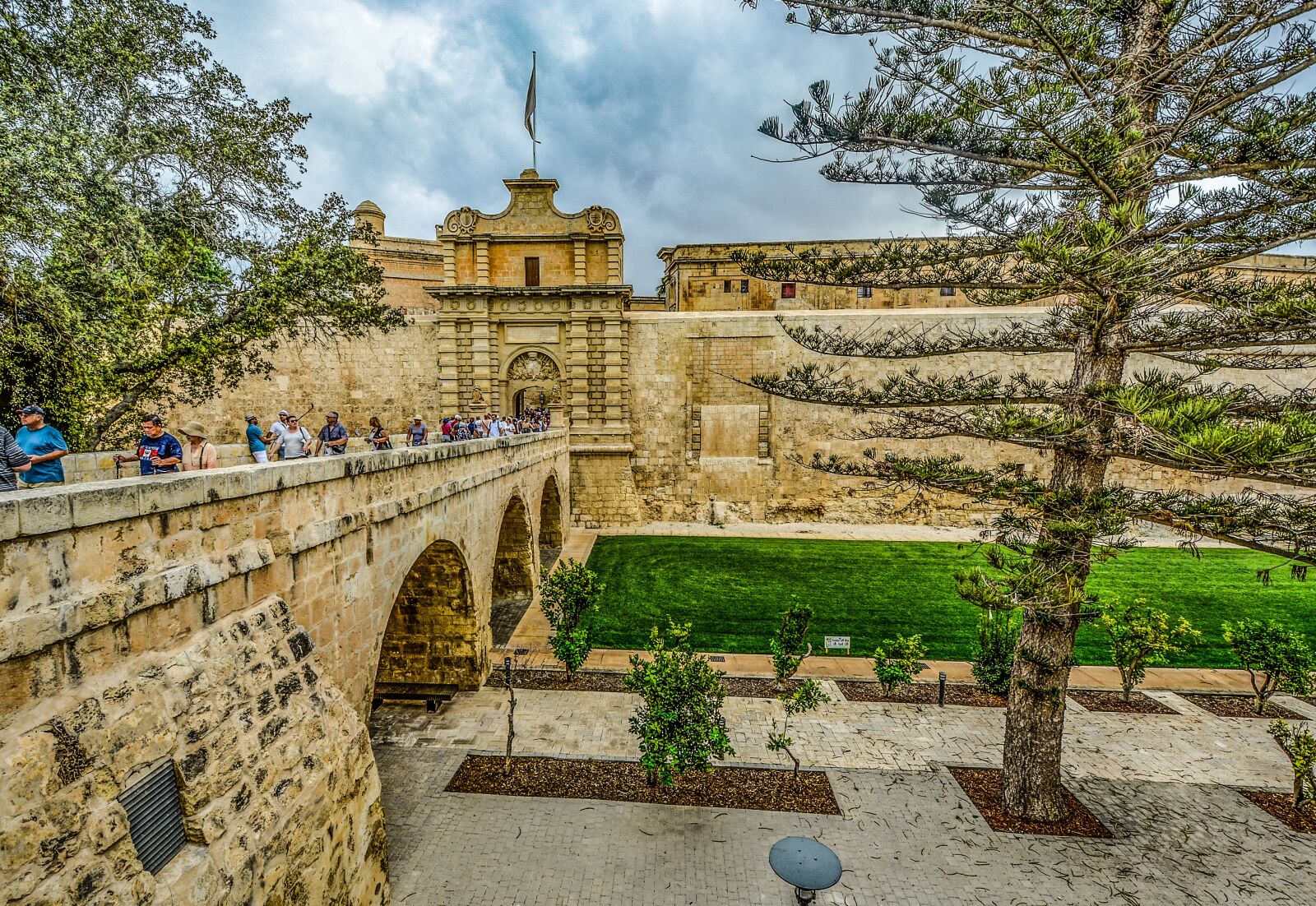 Nikon D5200 sample photo. Mdina, malta, gates photography