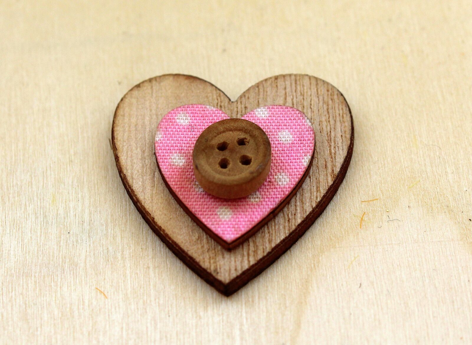 Canon EOS 1200D (EOS Rebel T5 / EOS Kiss X70 / EOS Hi) sample photo. Heart, wooden, handcrafted photography