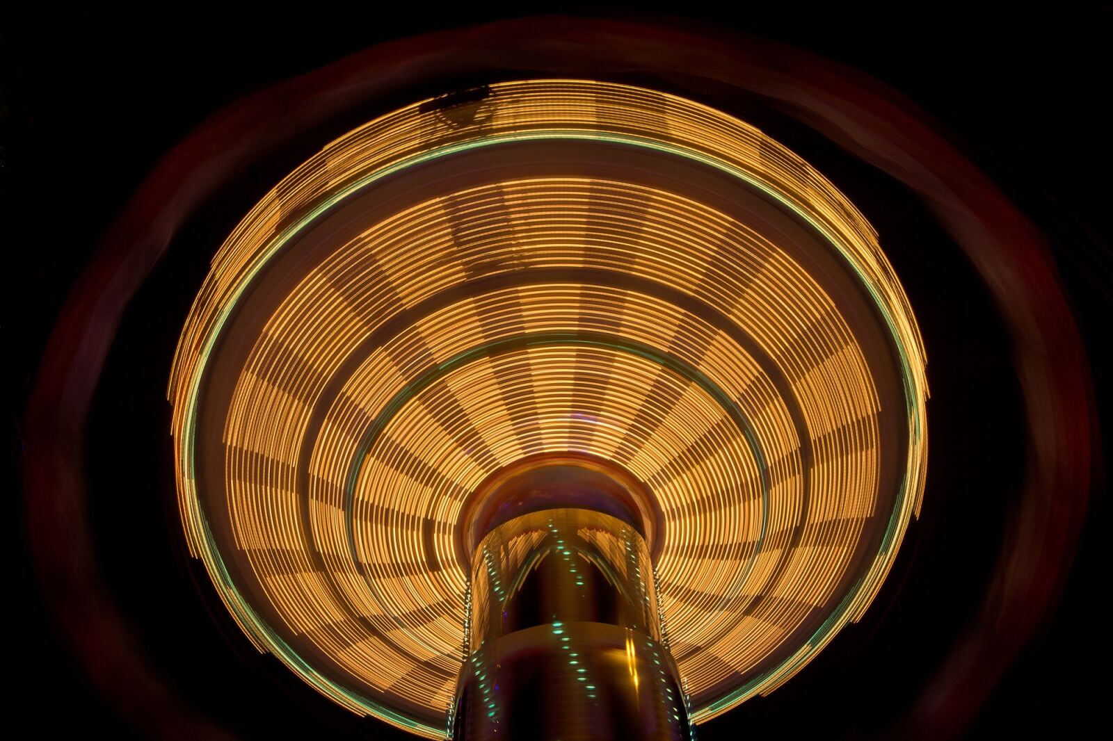 Sony SLT-A77 sample photo. Chain carousel, hustle and photography