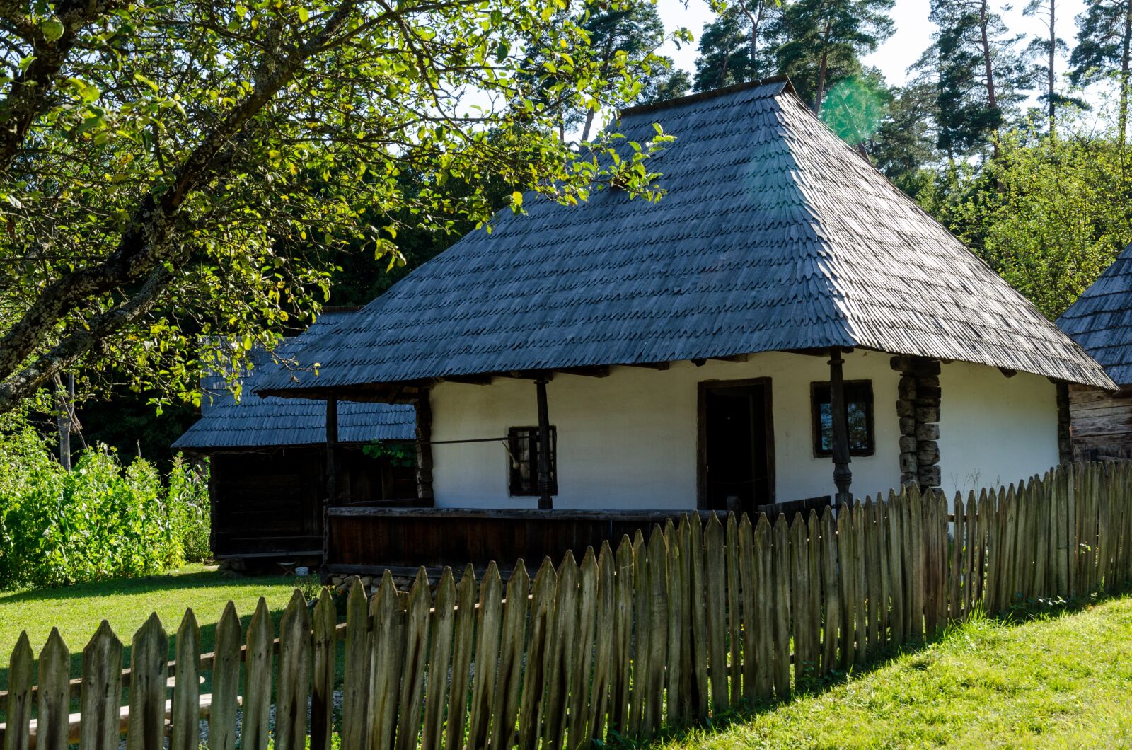 Nikon D7000 sample photo. Traditional, house, old photography