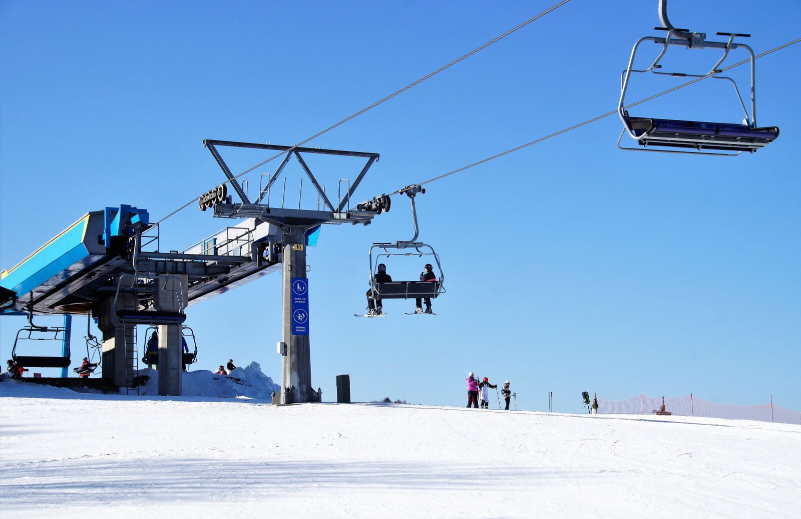 Sony SLT-A58 sample photo. Cableway, seater, ski areal photography