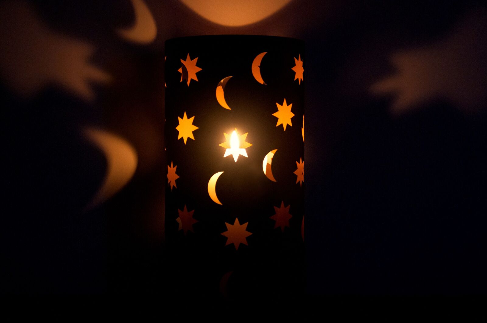 Nikon D90 sample photo. Christmas, candle, candlelight photography