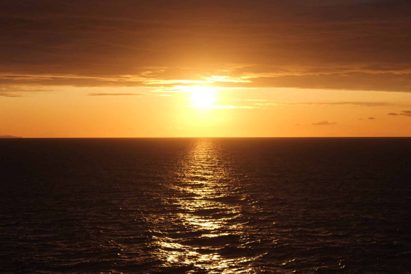 Canon EOS 550D (EOS Rebel T2i / EOS Kiss X4) sample photo. Sunset, sea, sky photography