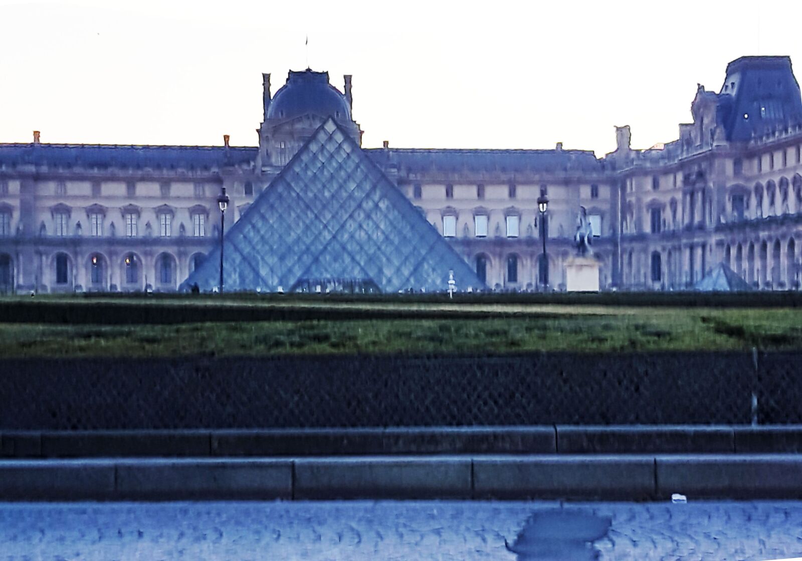 Samsung Galaxy S7 sample photo. Paris, pyramid, louvre photography