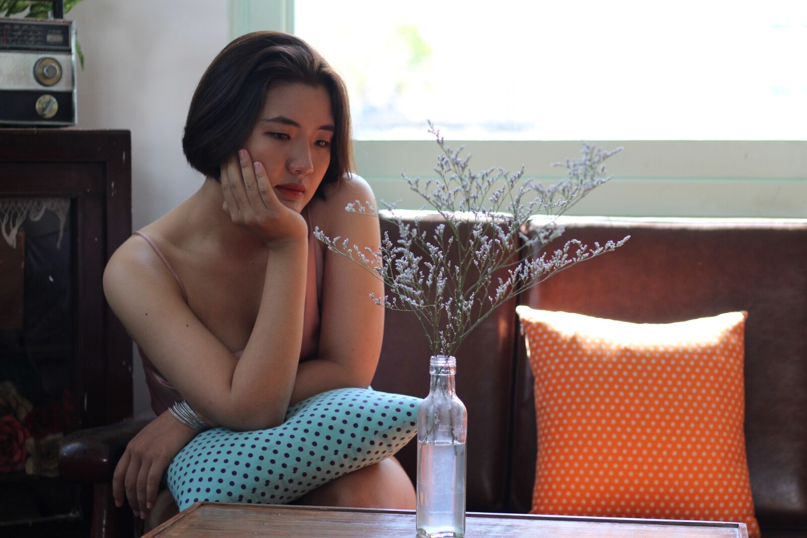 Canon EOS 1300D (EOS Rebel T6 / EOS Kiss X80) + Canon EF 50mm F1.8 STM sample photo. Vietnamese, asia, lady photography