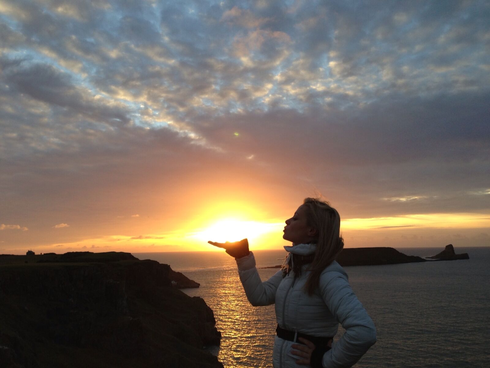 Apple iPhone 5 sample photo. Girl, kiss, nature, ocean photography