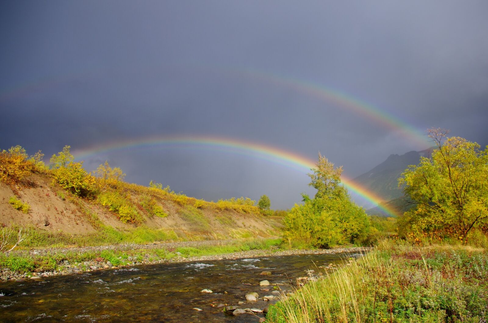 Pentax K-5 sample photo. Autumn, rainbow, tundra photography