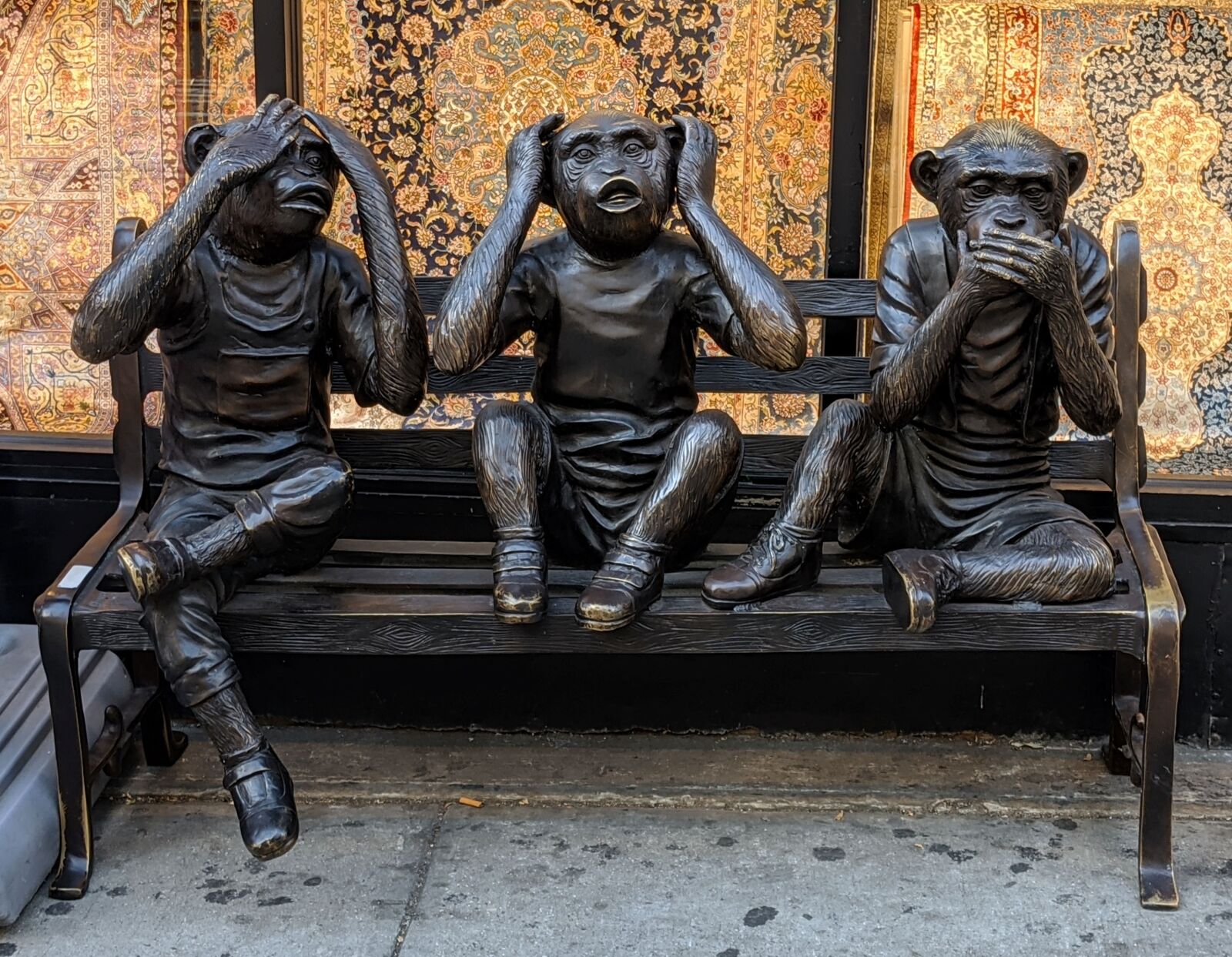 Google Pixel 4 sample photo. Monkeys, sculpture, figure photography