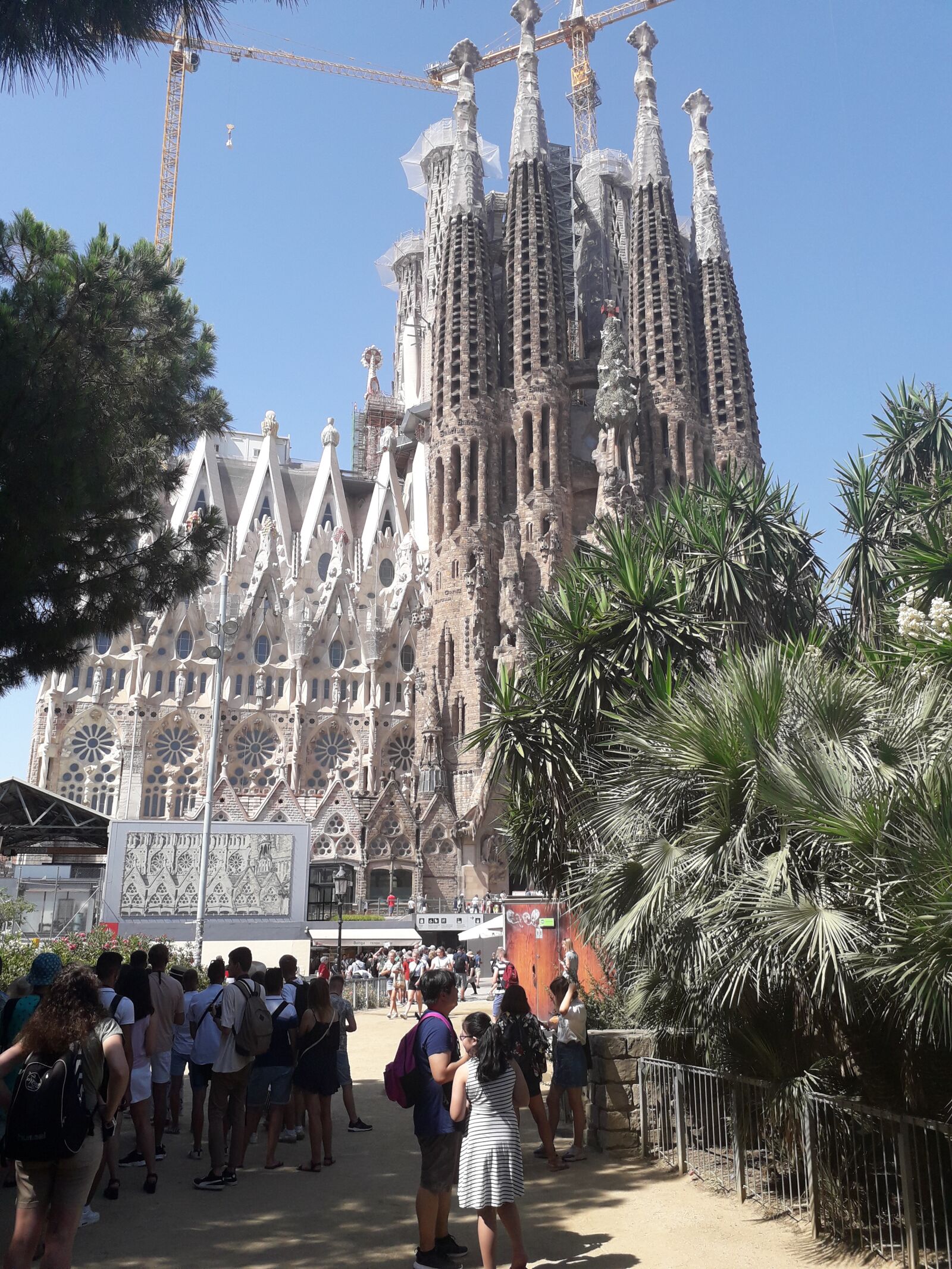 Samsung Galaxy J6 sample photo. Spain, barcelona, sagrada photography