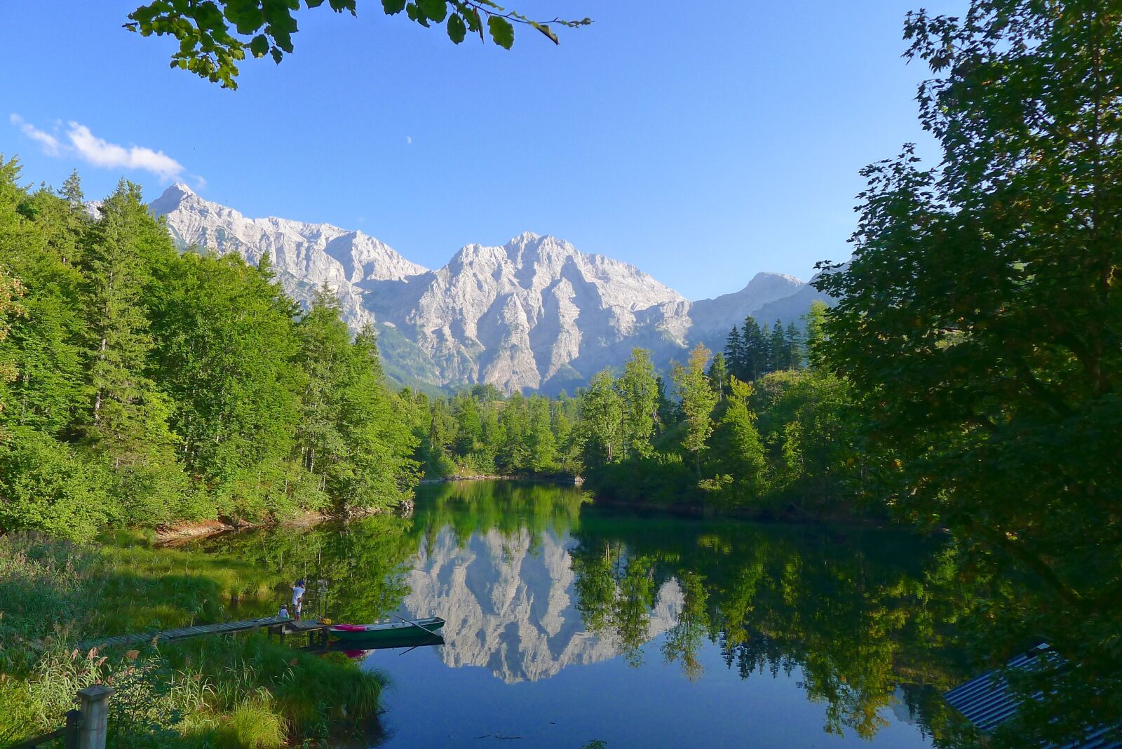 Panasonic Lumix DMC-LX5 sample photo. Lake, mirroring, water photography