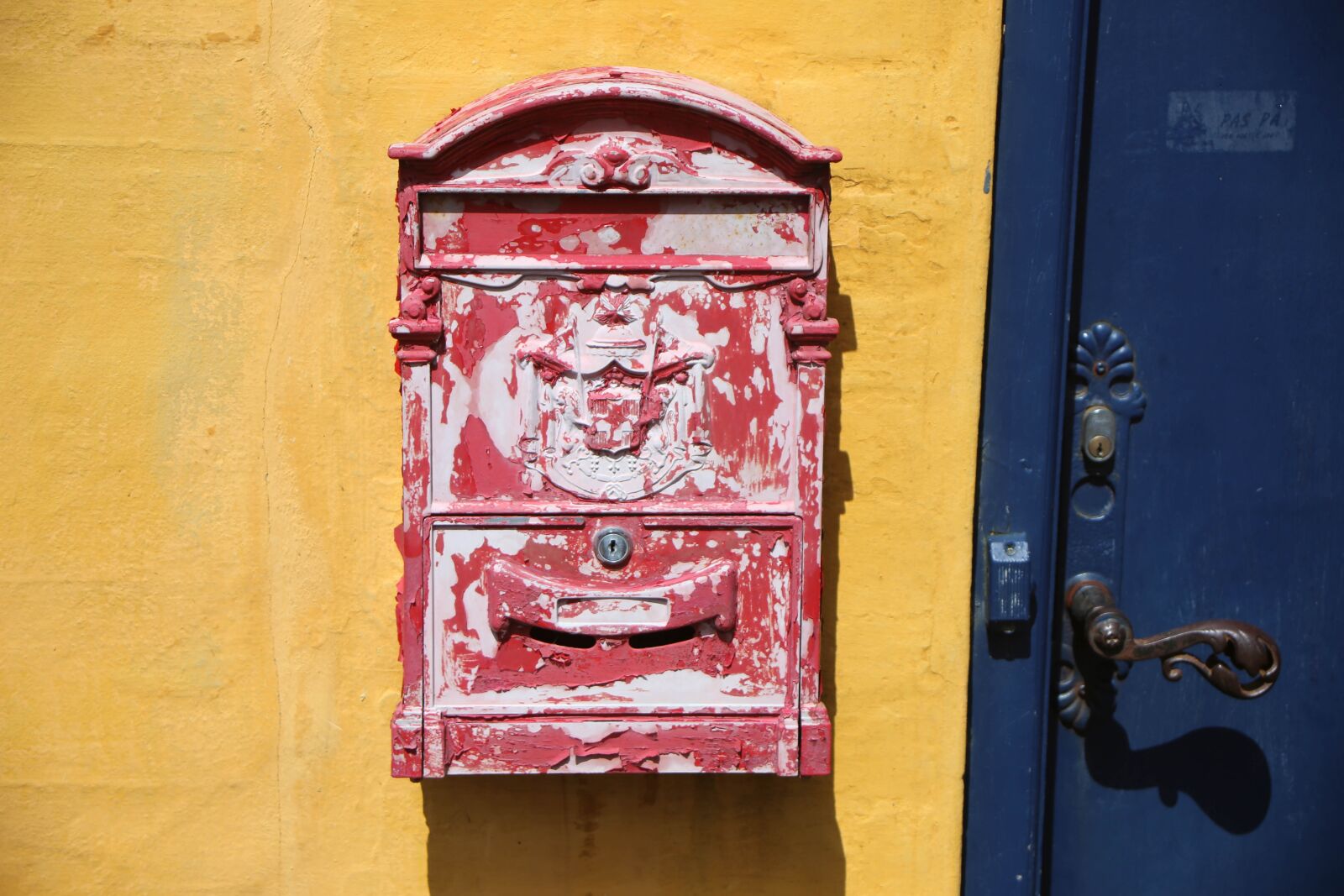 Canon EF 28-80mm f/3.5-5.6 sample photo. Mailbox, color, post photography