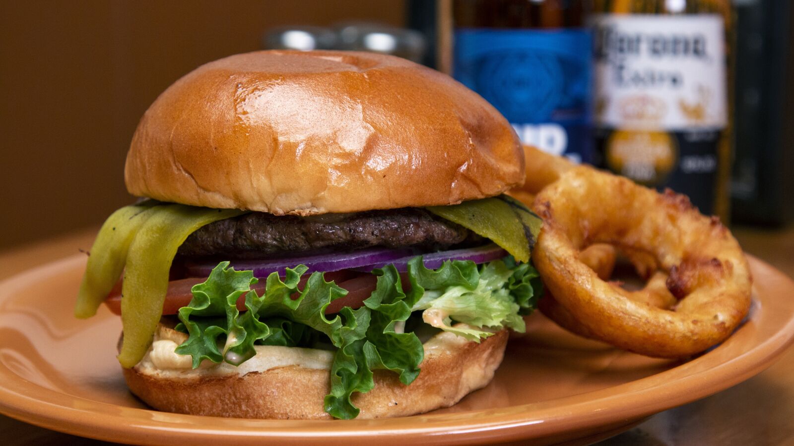Canon EOS 70D + Canon EF 24-105mm F4L IS USM sample photo. Hamburger, fast food, american photography