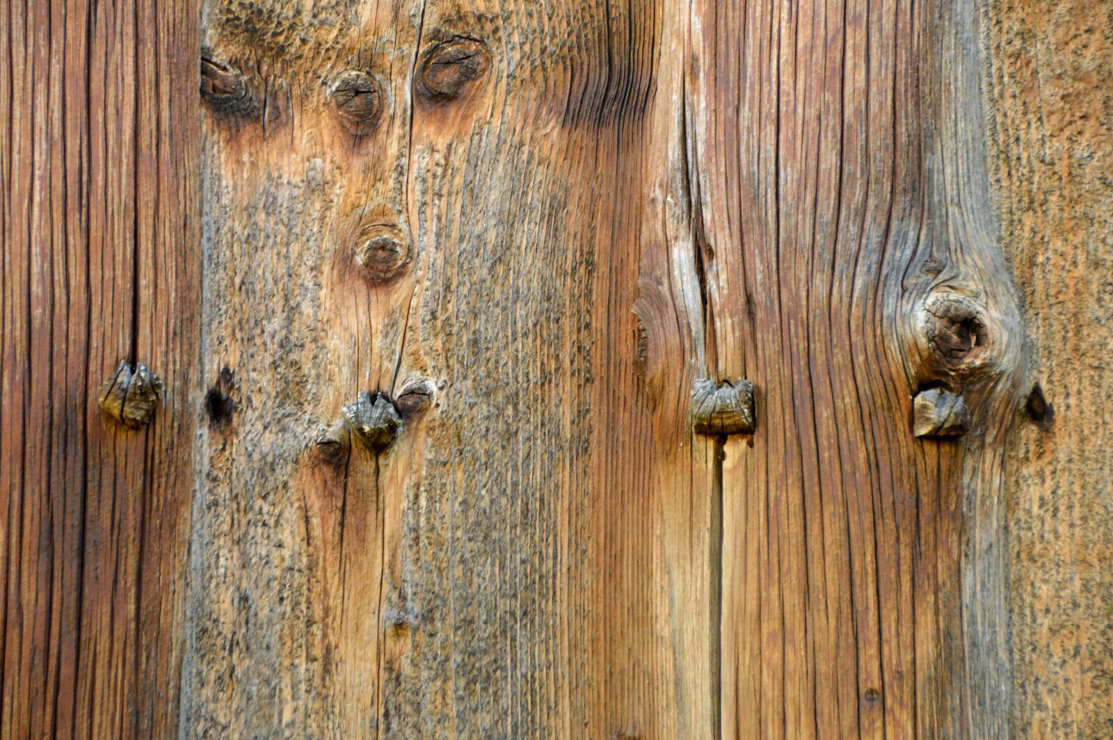 Nikon D3200 sample photo. Old wood, anchoring, structure photography