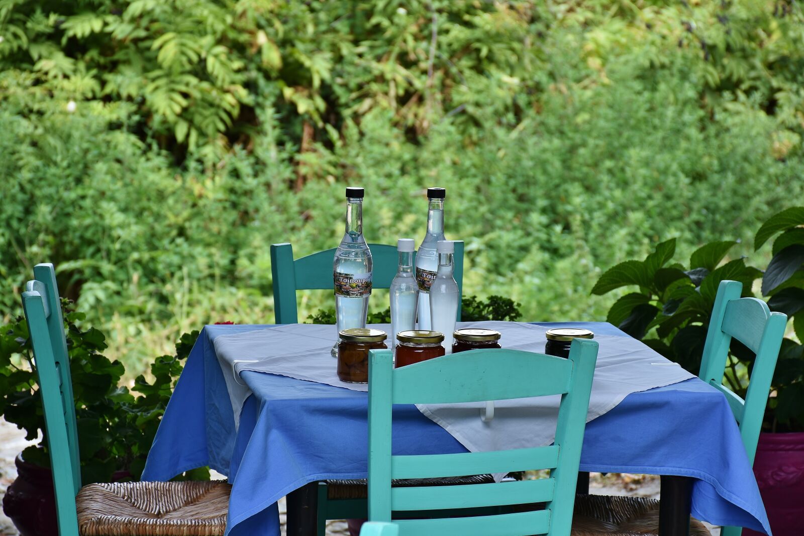Nikon D7200 sample photo. Restaurant, table, chairs photography